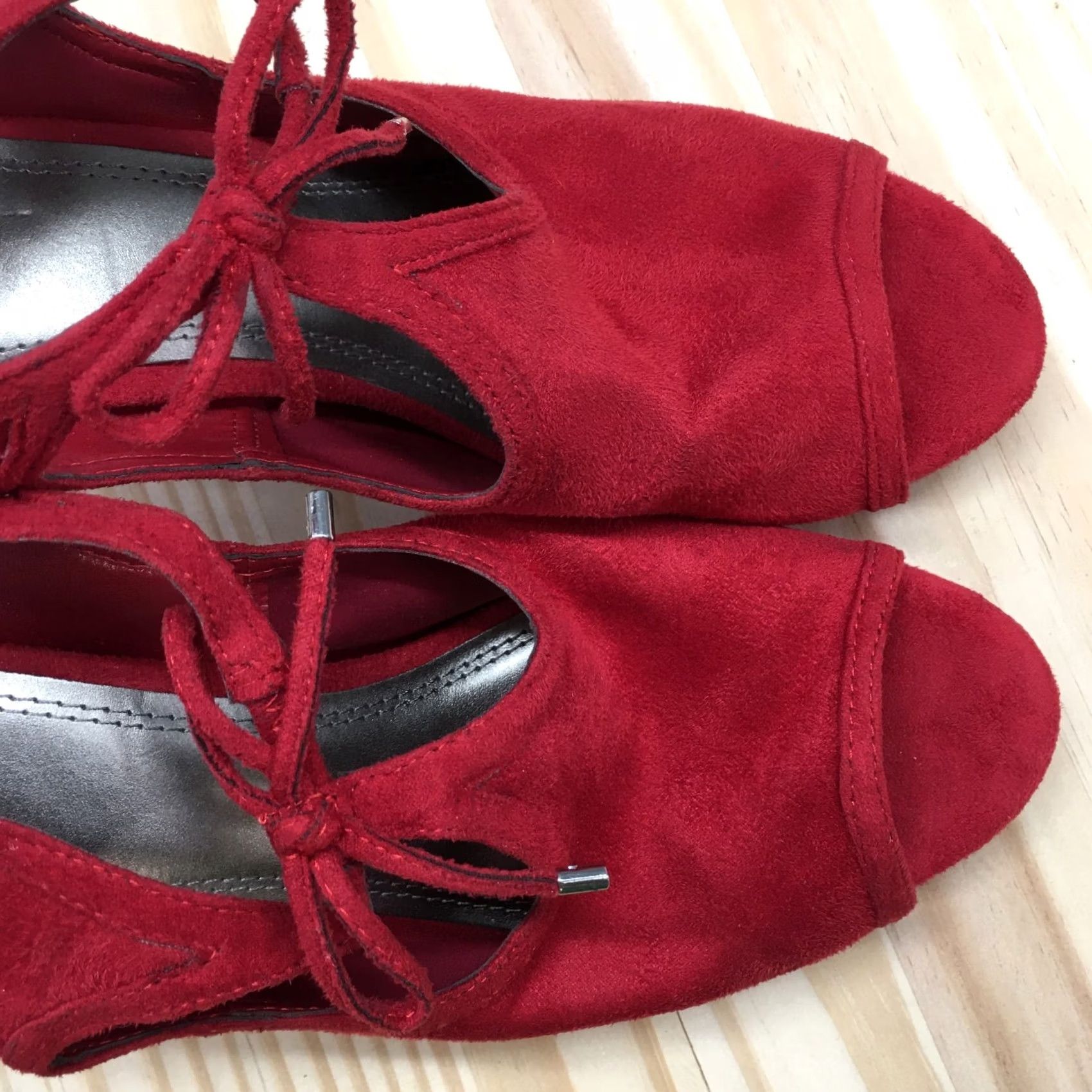 Vintage Impo Sandals Womens 10 M Titan Ankle Straps Pumps Red Suede Heels Casual Size US 10 / IT 40 - 6 Thumbnail