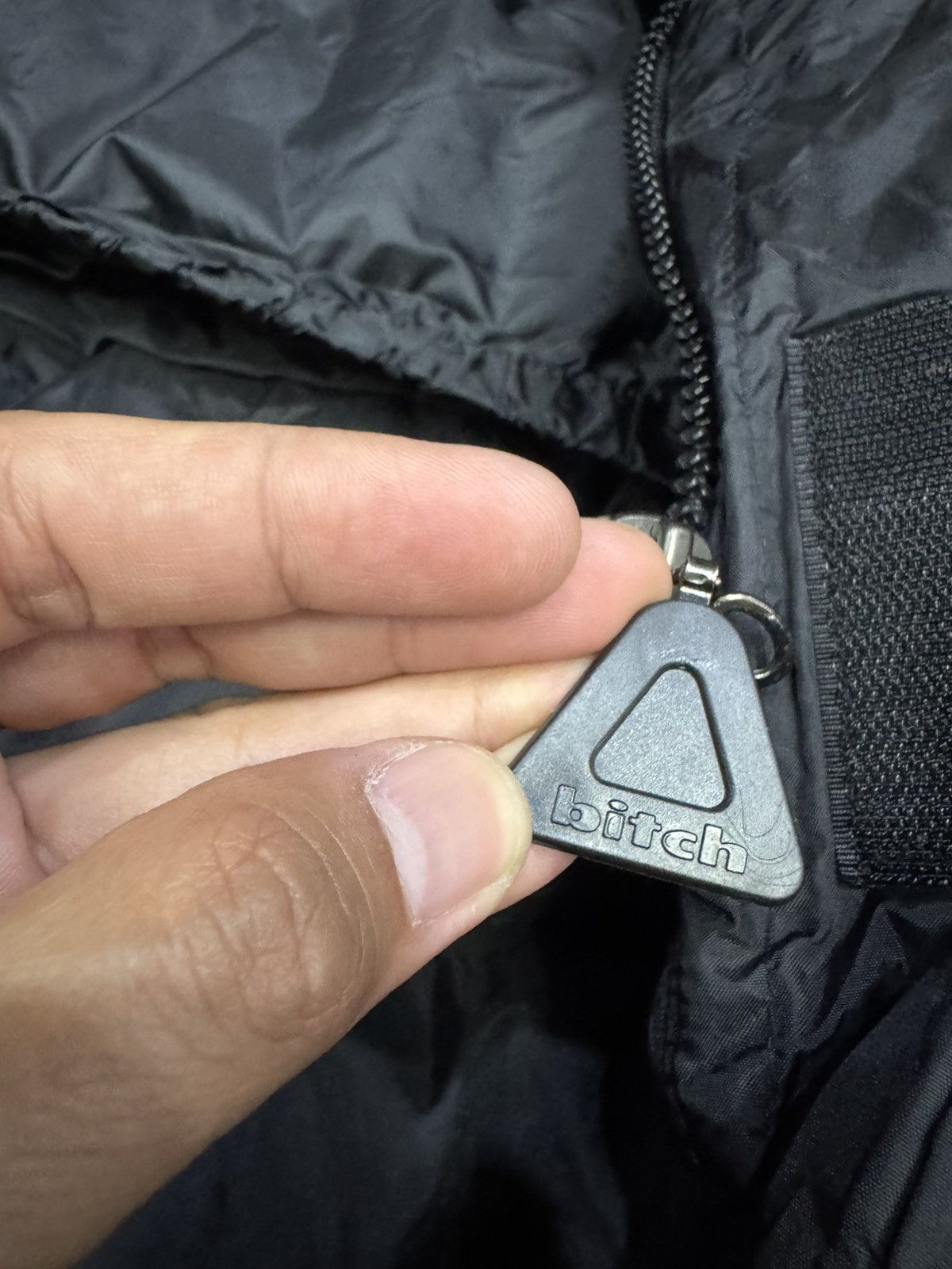 Vintage 90s BITCH SKATEBOARD BRAND PUFFER BUBBLE JACKET Size US M / EU 48-50 / 2 - 8 Thumbnail