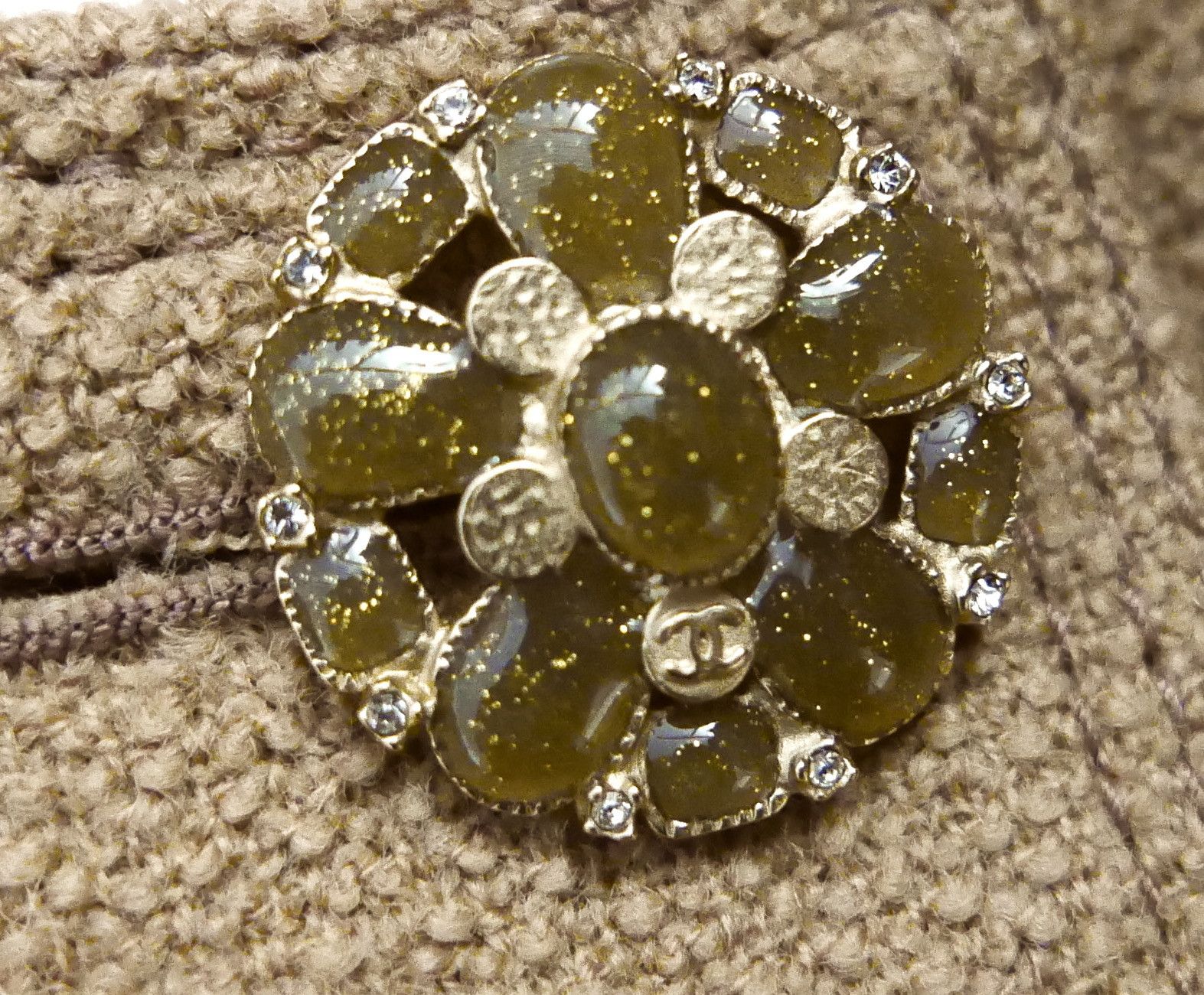Chanel Chanel Resort 2015 Boucle Cape Trim Gripoix Button Jacket Size S / US 4 / IT 40 - 4 Thumbnail