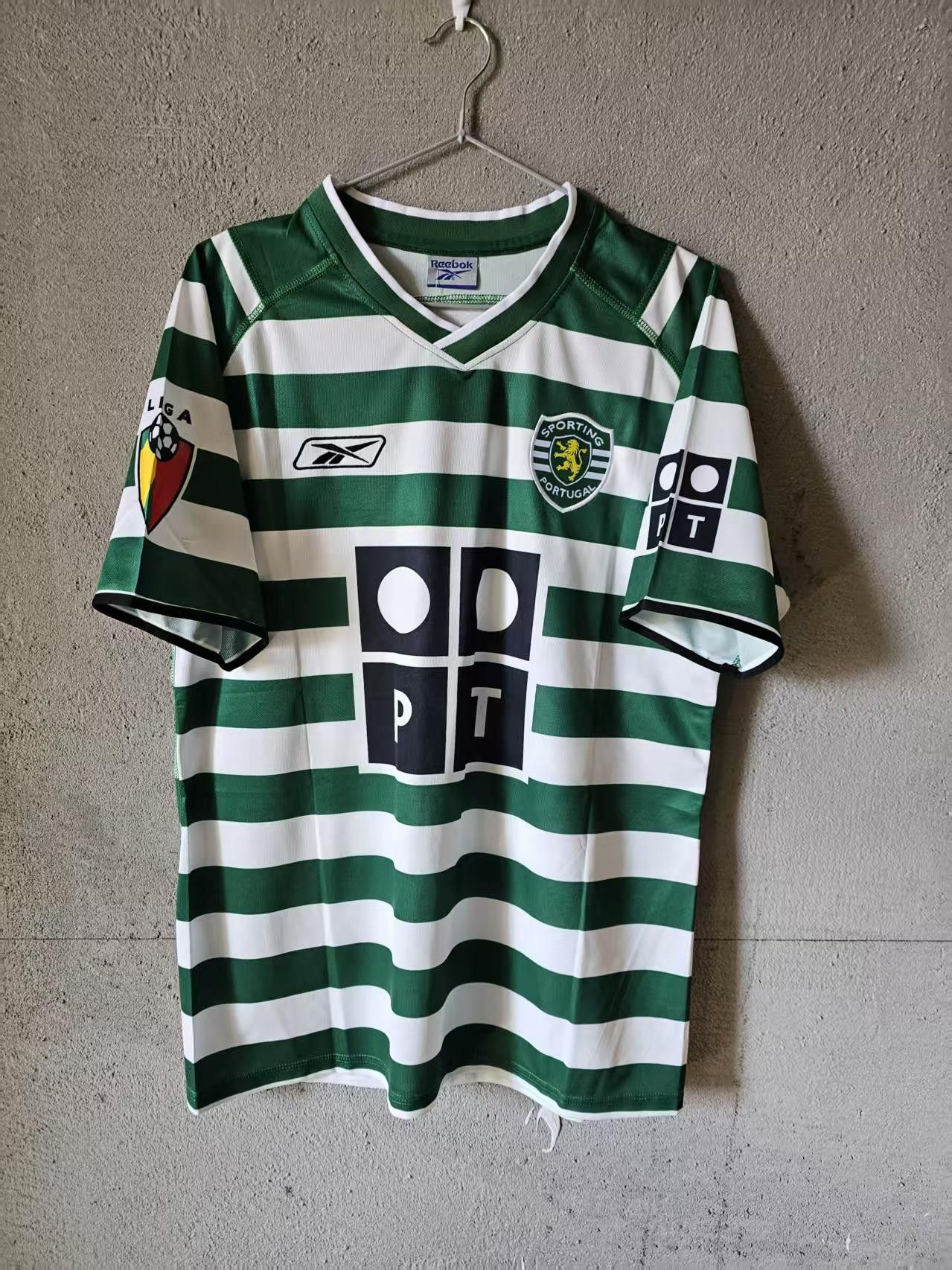 Other 2003 2004 Sporting CP #28 C Ronaldo Jersey Size US L / EU 52-54 / 3 - 2 Thumbnail