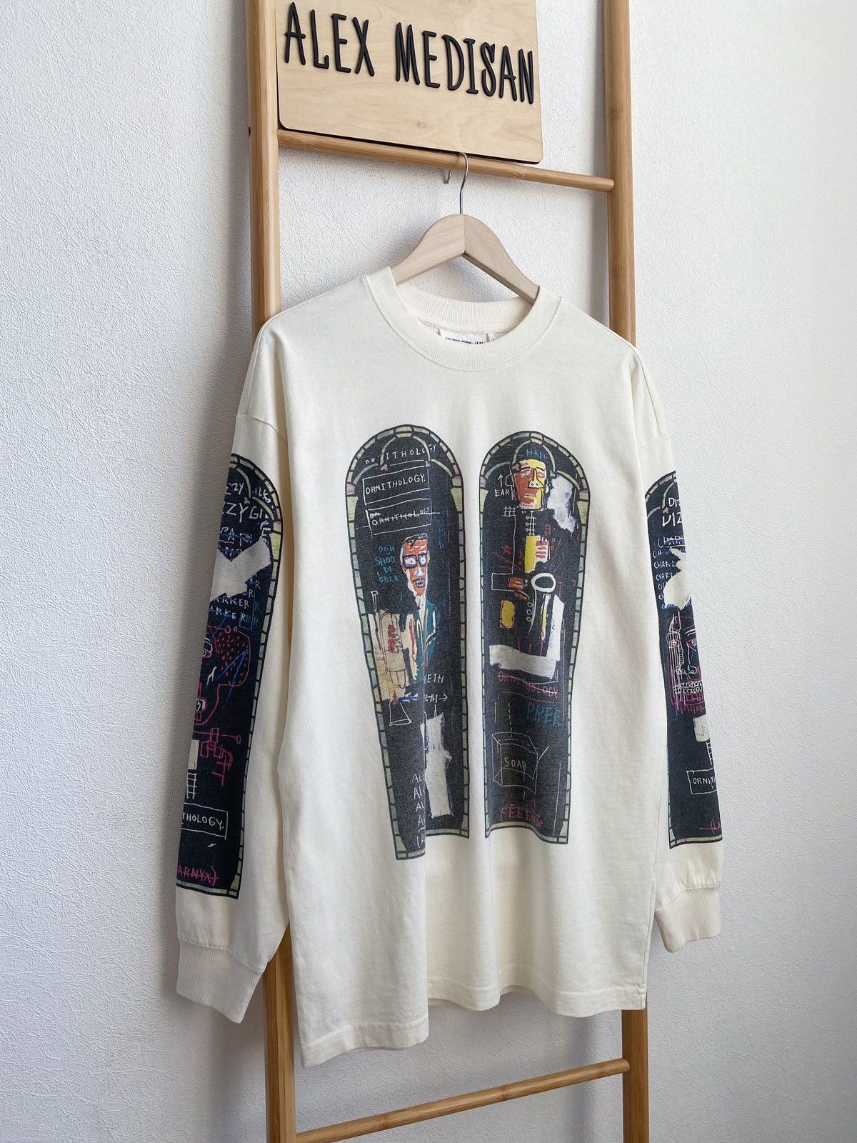 H&M × Jean-Michel Basquiat × Who Decides War WHO DECIDES WAR x BASQUIAT x H&M LONG SLEEVE RELAXED T-SHIRT Size US S / EU 44-46 / 1 - 10 Thumbnail