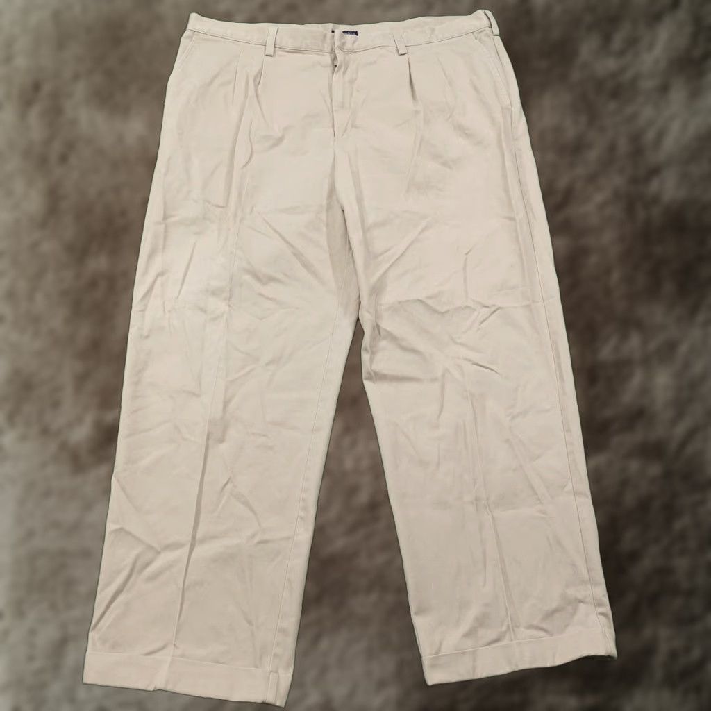 Vintage VINTAGE? No. G.H. Bass & Co. Mens Pants Khaki Chino 42x30 Regular Beige 100% Cotton Pleated Classic Fit Mens Size US 42 / EU 58 - 1 Thumbnail