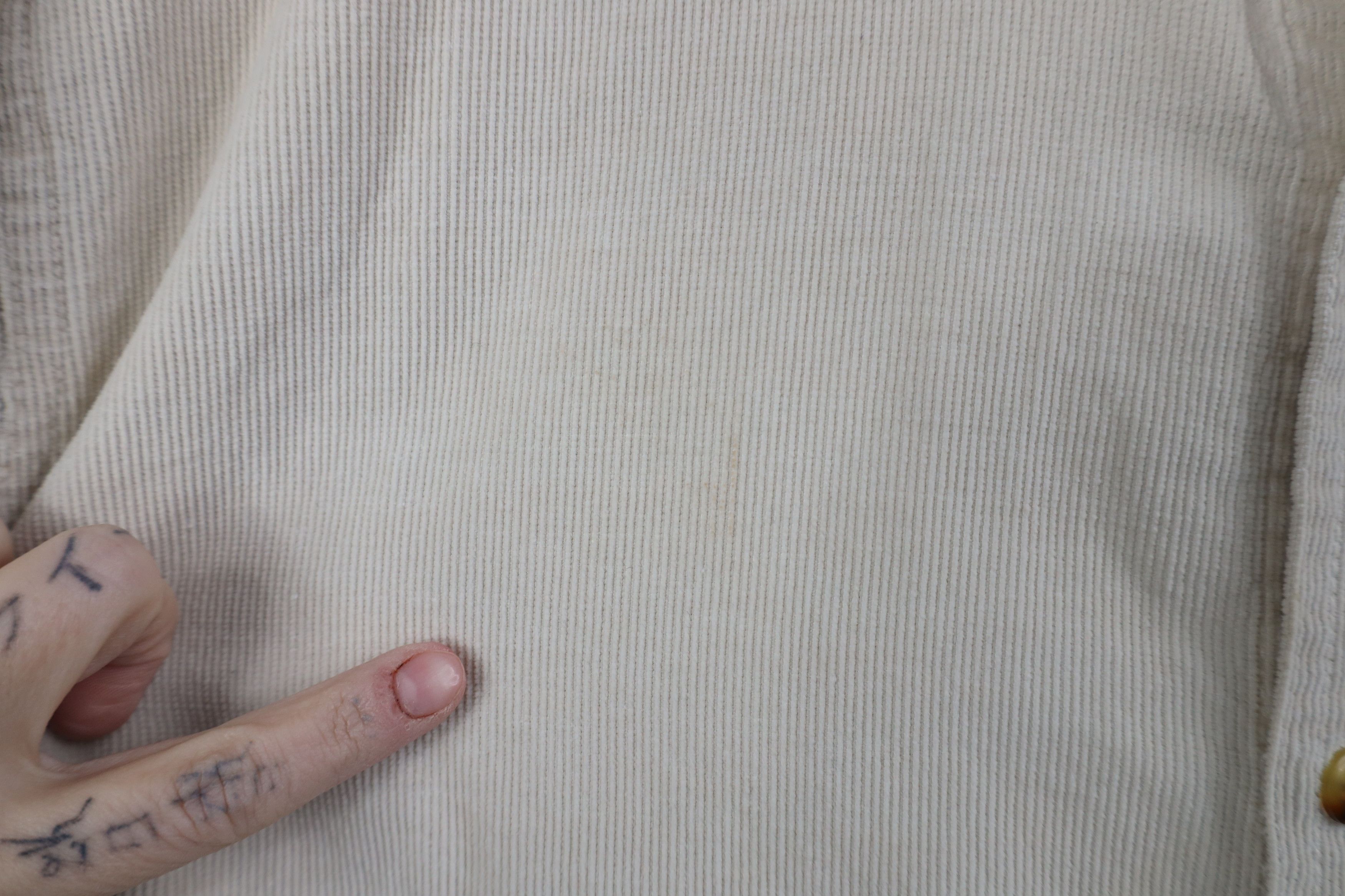 Vintage Vintage 90s Streetwear Corduroy Button Down Shirt Beige Size US L / EU 52-54 / 3 - 7 Thumbnail