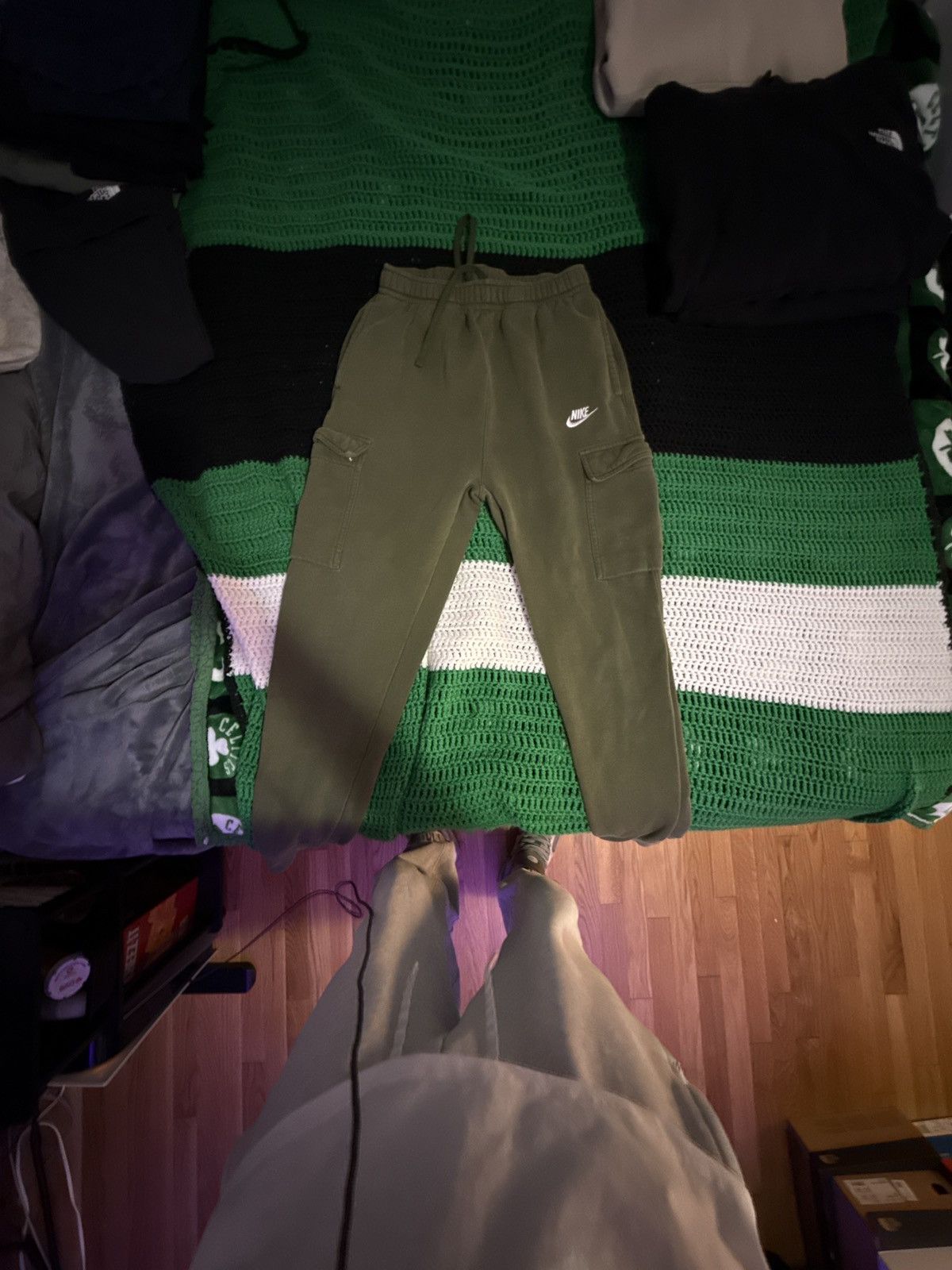Nike Nike Cargo Sweatpant Joggers Size US 29 - 1 Thumbnail