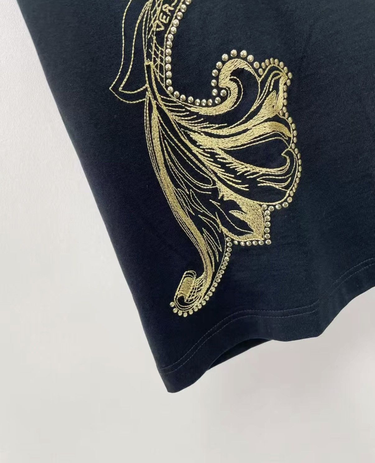 Versace VERSACE Mainline Heavy Embroidered Short Sleeve T-shirt J30 Size US S / EU 44-46 / 1 - 4 Thumbnail