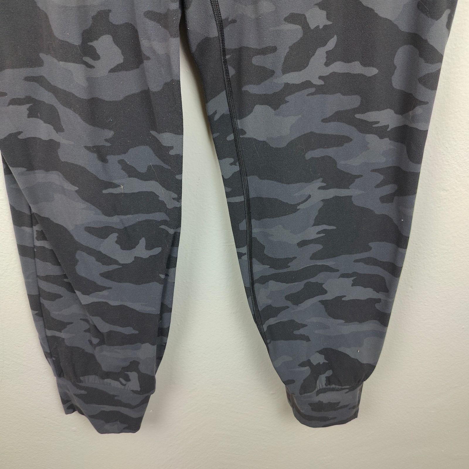 Athleta Athleta Salutation Camo Joggers Womens Medium Black Gray Size 32" / US 10 / IT 46 - 3 Thumbnail