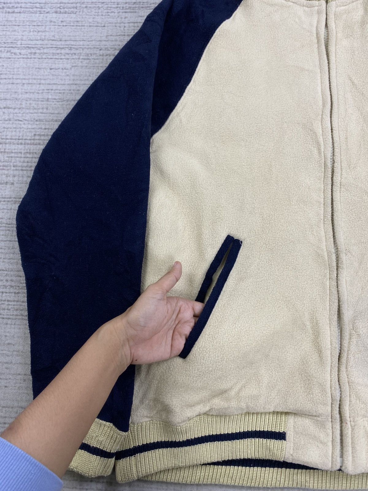 Hang Ten Vintage Hang Ten Embroidery Logo Varsity Jacket Size US M / EU 48-50 / 2 - 6 Thumbnail