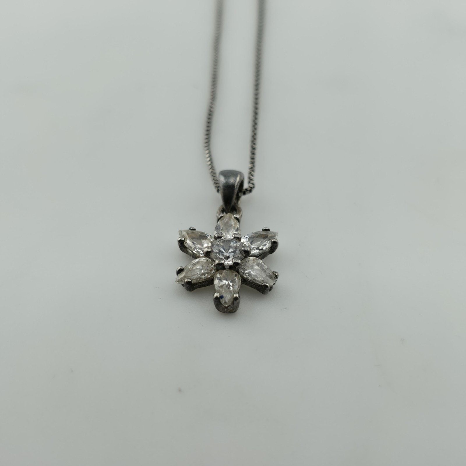 Vintage Sterling Silver 925 CZ Flower Pendant Necklace 18” Dainty Size ONE SIZE - 3 Thumbnail