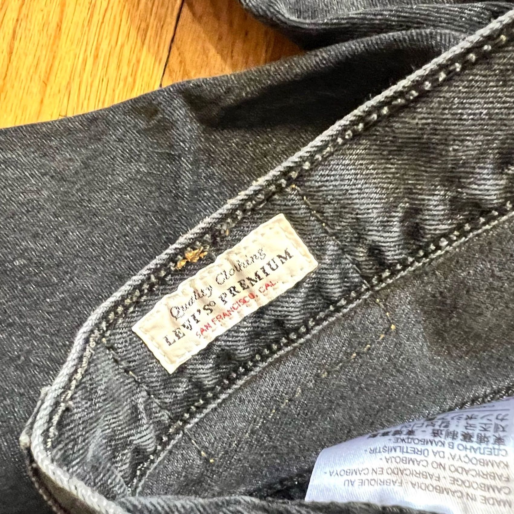 Levi's Item Specifications: Brand: Adidas Size 27" / US 4 / IT 40 - 6 Thumbnail