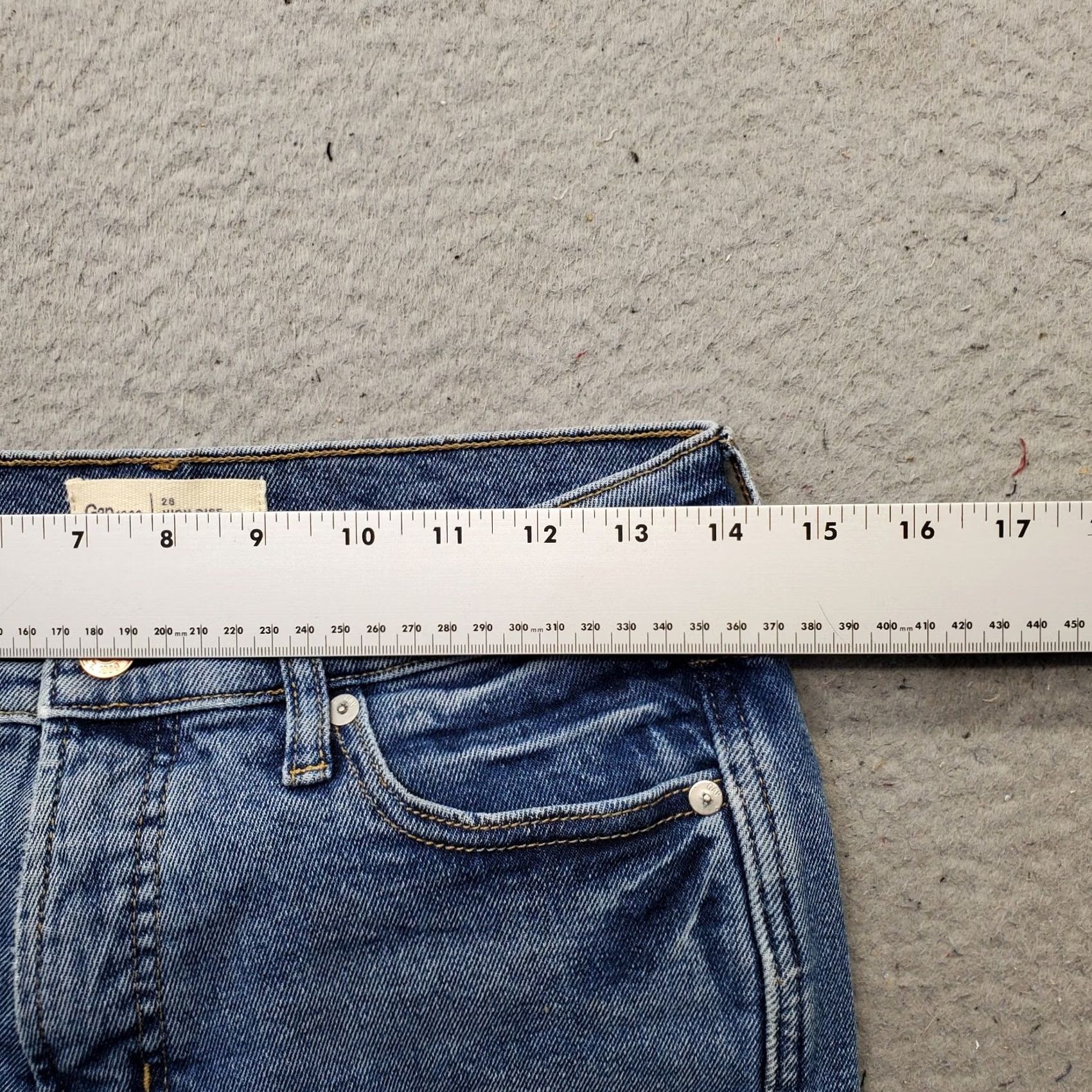 Gap Gap 1969 Straight Jeans Womens 28 Blue Denim Stretch Slim High-Rise Distressed Jeans 28 Womens Size 28 Blue Denim Distressed Modern Fit Size 28" / US 6 / IT 42 - 6 Thumbnail