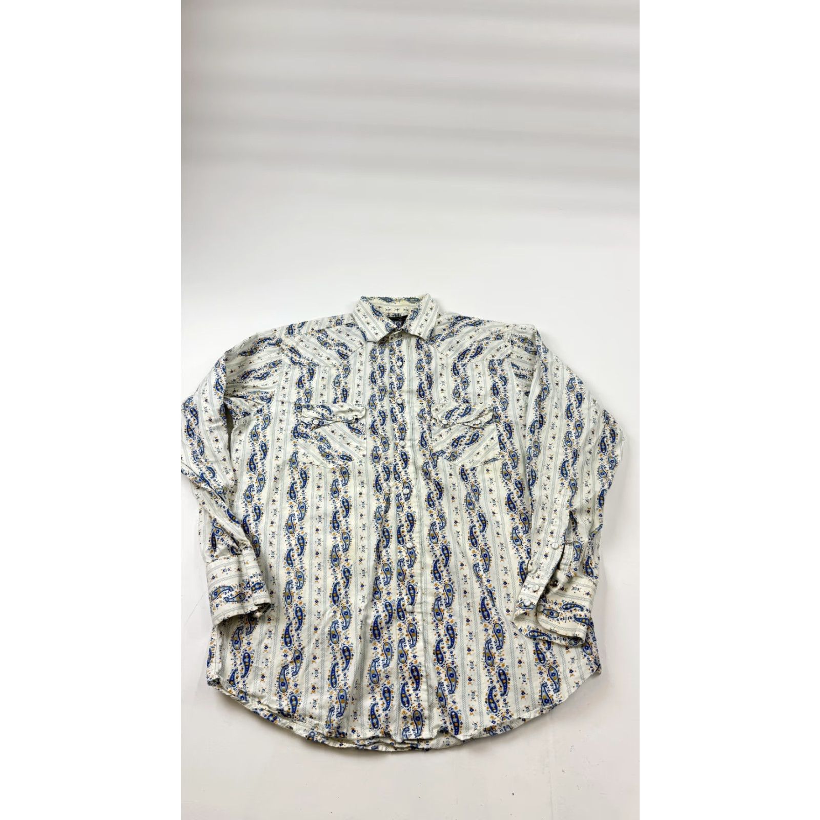 Vintage VINTAGE RU Shirt Mens Large White Blue Paisley Western Pearl Snap Cotton Long Sleeve Size US L / EU 52-54 / 3 - 2 Thumbnail