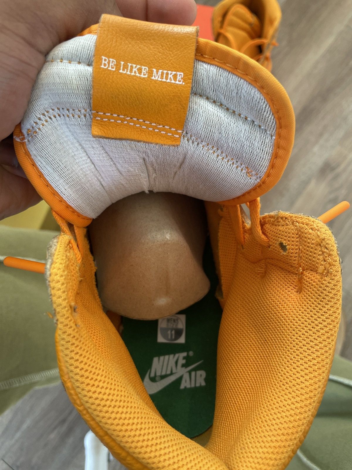 Jordan Brand × Nike Gatorade Orange Peel Jordan 1 Retro High Size US 11 / EU 44 - 12 Thumbnail