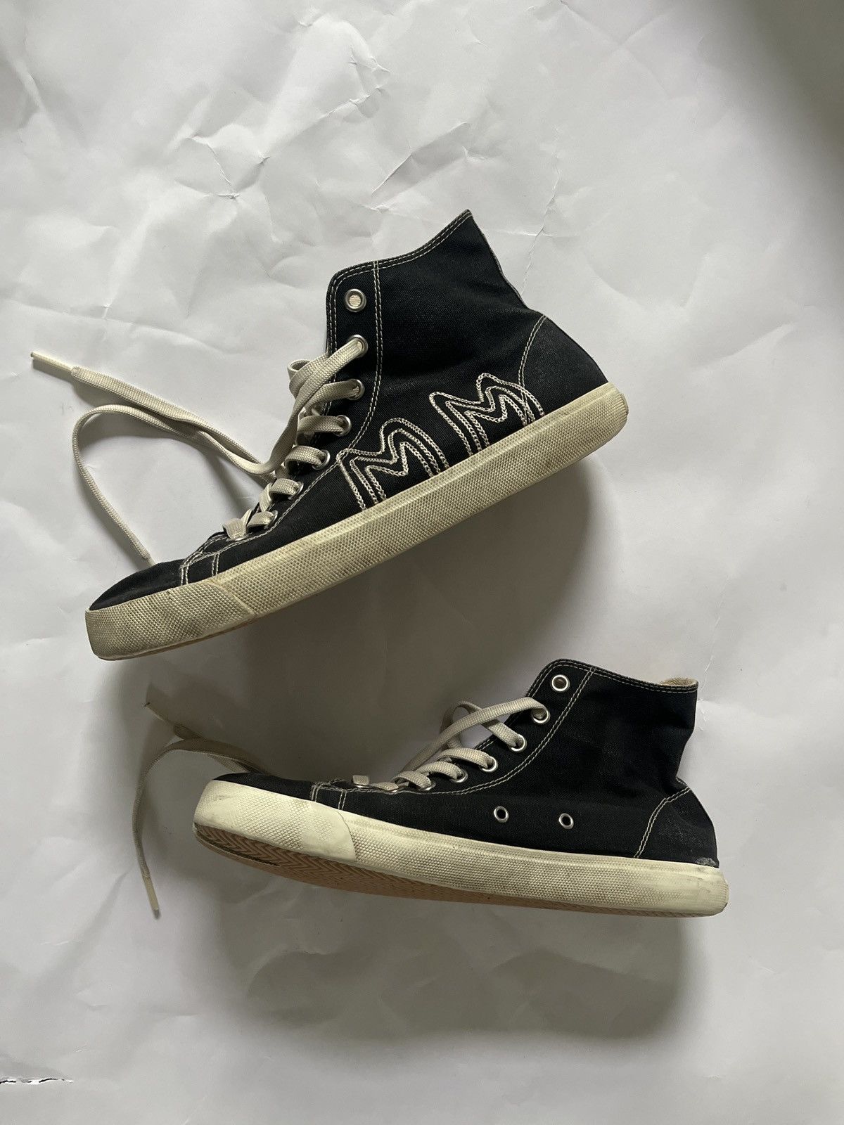 Maison Margiela Maison Margiela Black and White Hi-Top Tabi Sneaker Size US 10 / EU 43 - 6 Thumbnail
