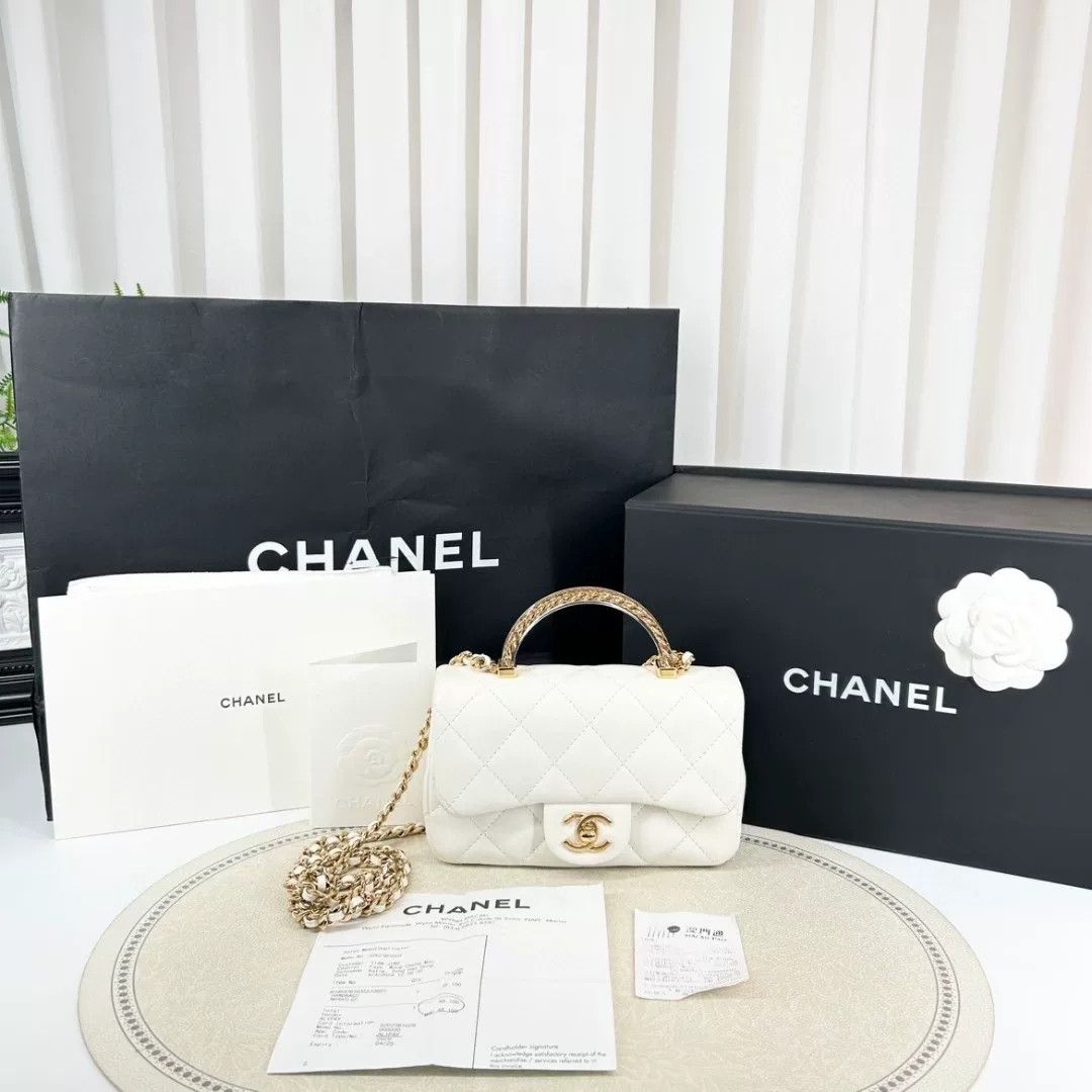 Chanel Pre-loved Bag Very good condition Size ONE SIZE - 1 Thumbnail