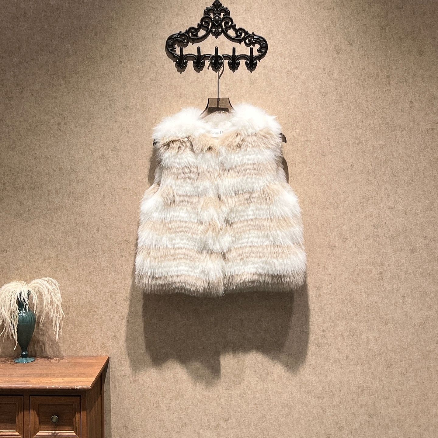 Dior Dior Fox Fur Vest Size 36 Size XS / US 0-2 / IT 36-38 - 1 Thumbnail