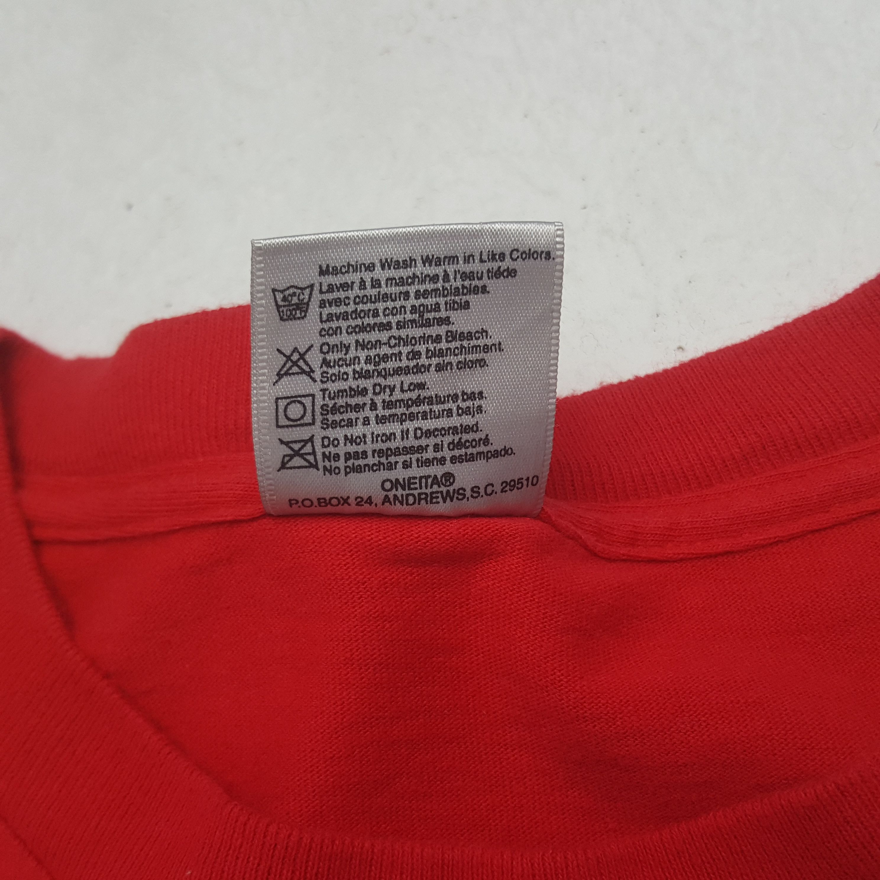 Other Vintage Hug A Firefinger Tshirt Size US XL / EU 56 / 4 - 5 Thumbnail
