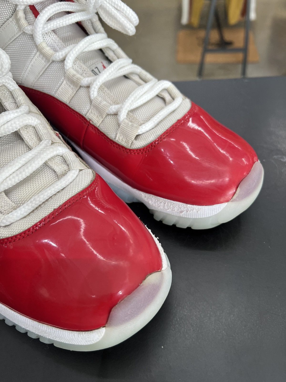 Jordan Brand Air Jordan 11 Cherry Sz. 10 (2022) Size US 10 / EU 43 - 7 Thumbnail
