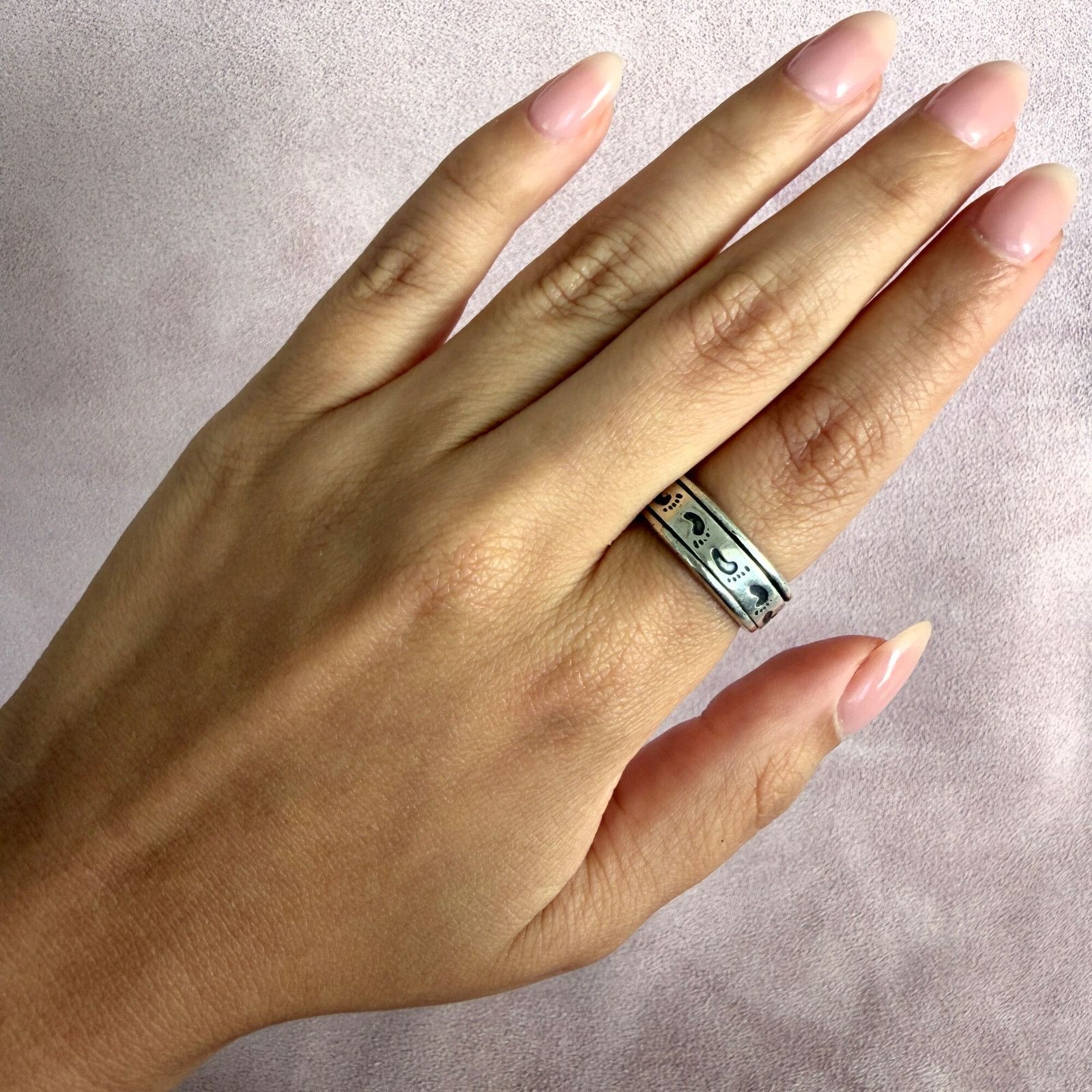 Sterling Silver sterling silver foot prints spinner band ring size 7.5 Size ONE SIZE - 2 Thumbnail