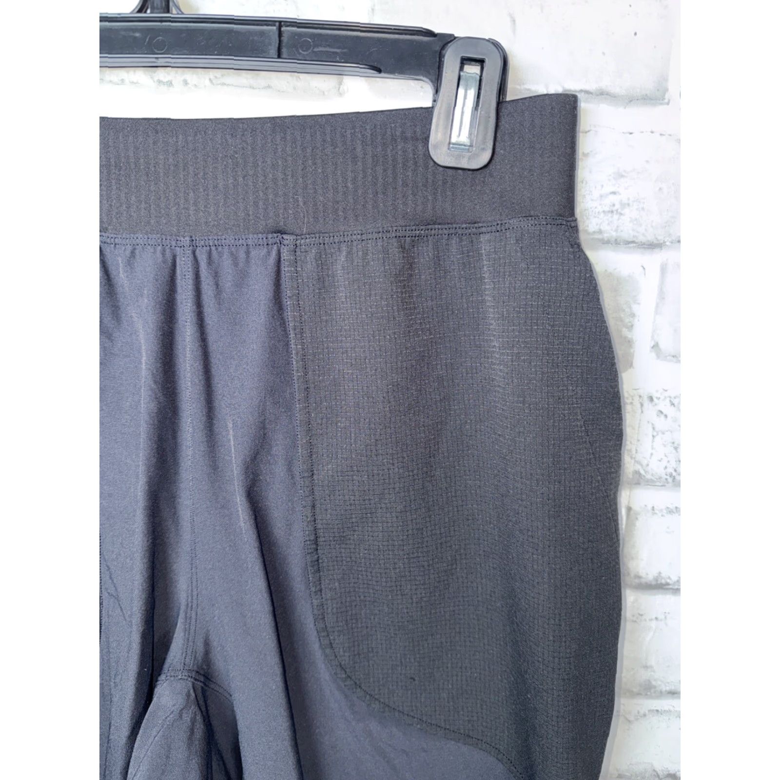 Lululemon Lululemon Athletic Shorts Mens S Black Activewear Regular Fit Short ~ Black S Mens Lululemon Athletic Shorts Size US 29 - 2 Thumbnail
