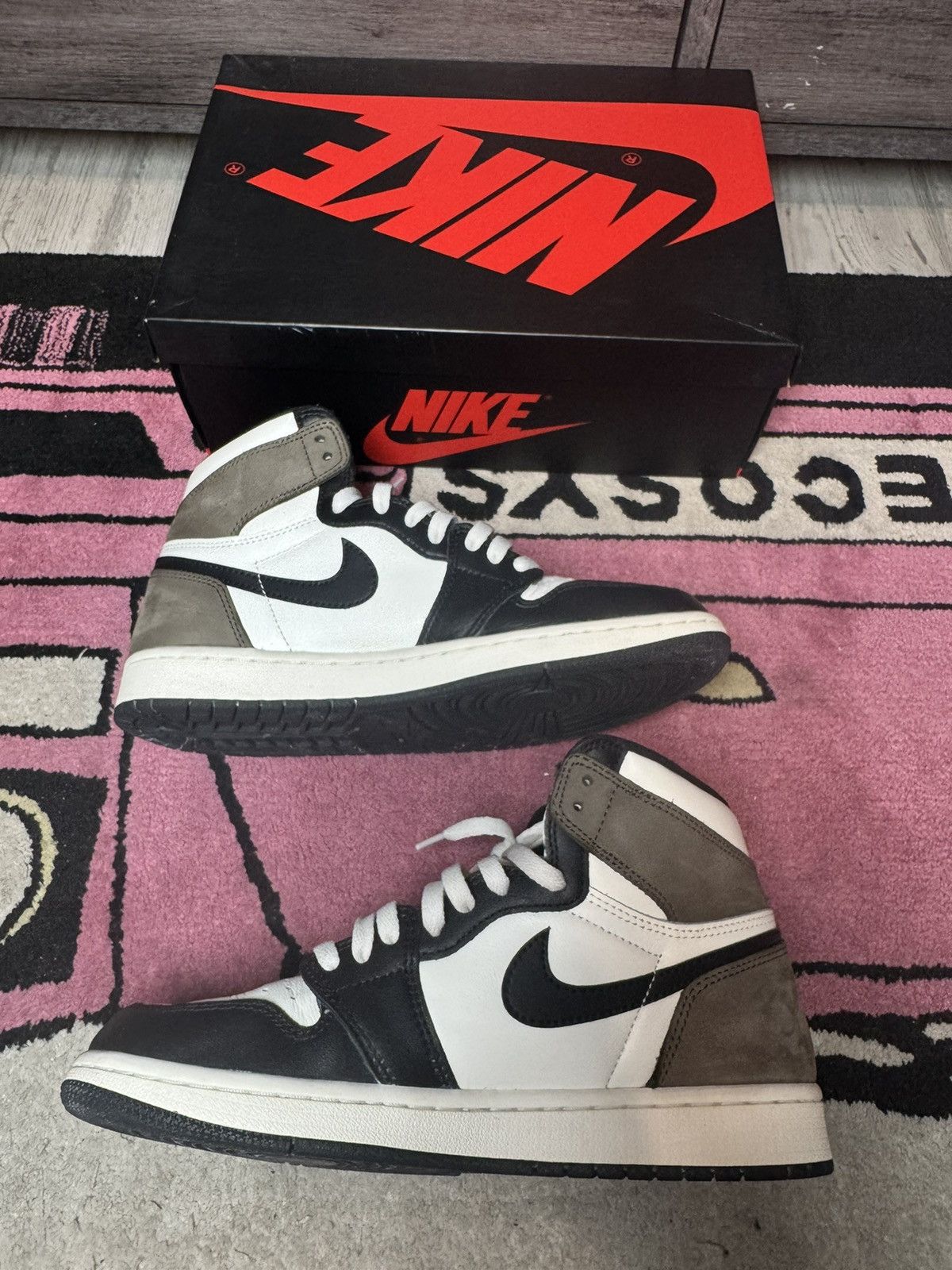 Jordan Brand × Nike Jordan 1 Mocha Size US 8.5 / EU 41-42 - 3 Thumbnail