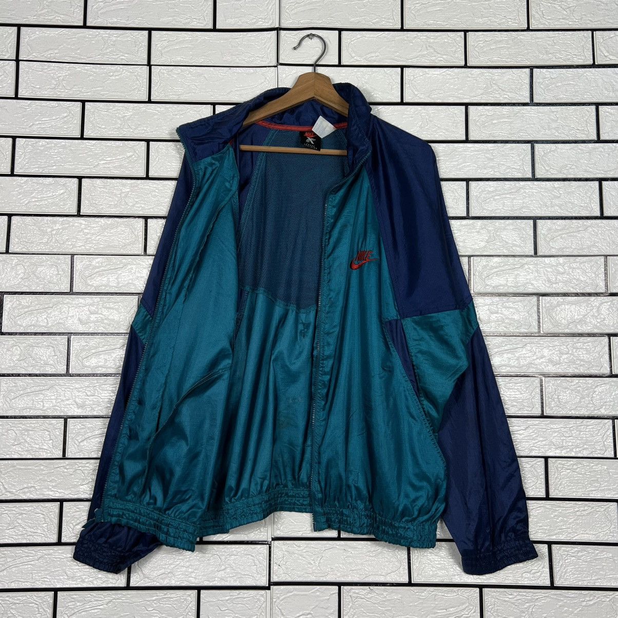 Nike RARE NIKE Cross Training Colorblock Windbreaker #3960-C180 Size US L / EU 52-54 / 3 - 8 Thumbnail