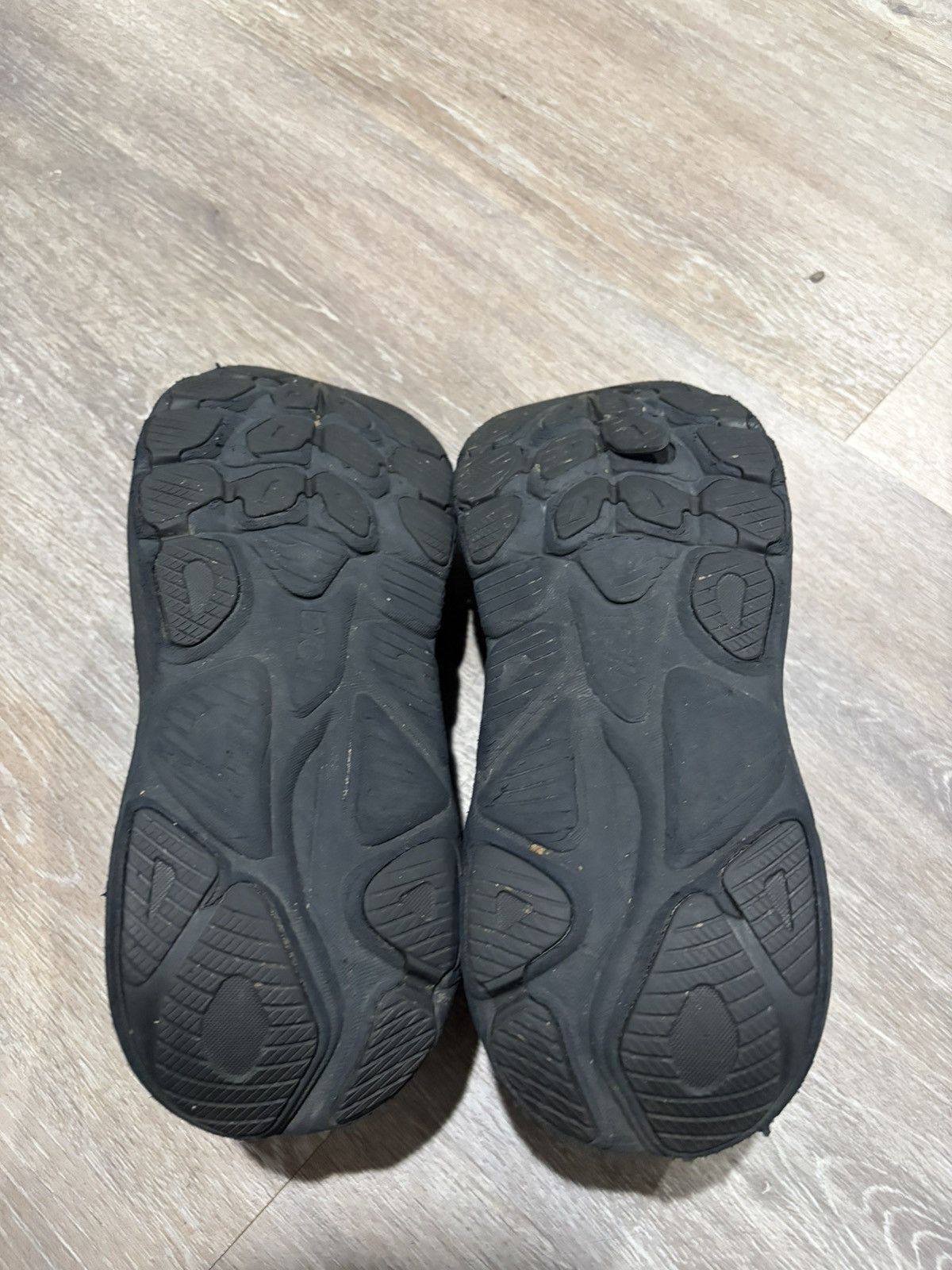 Hoka Hoka Clifton 10 Triple Black Running Shoes Size US 12 / EU 45 - 16 Thumbnail