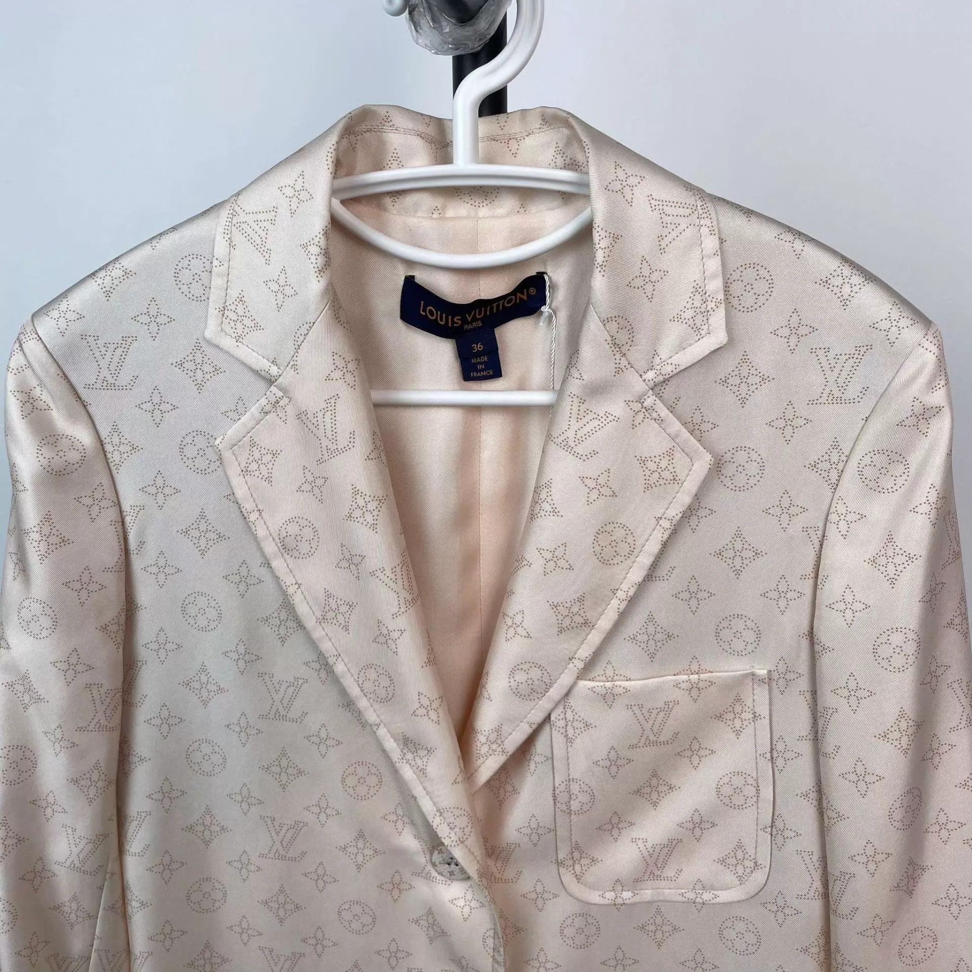 Louis Vuitton LV all over print silk light pink 36 suit jacket S Size XS / US 0-2 / IT 36-38 - 9 Thumbnail