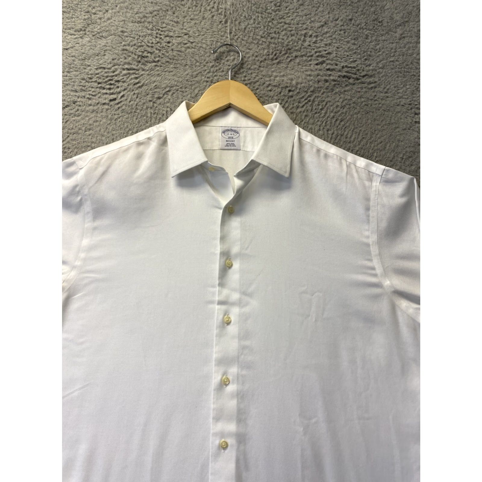 Brooks Brothers Brooks Brothers Dress Shirt Mens 17 4/5 White Cotton Non-Iron 0546 Size US XL / EU 56 / 4 - 3 Thumbnail