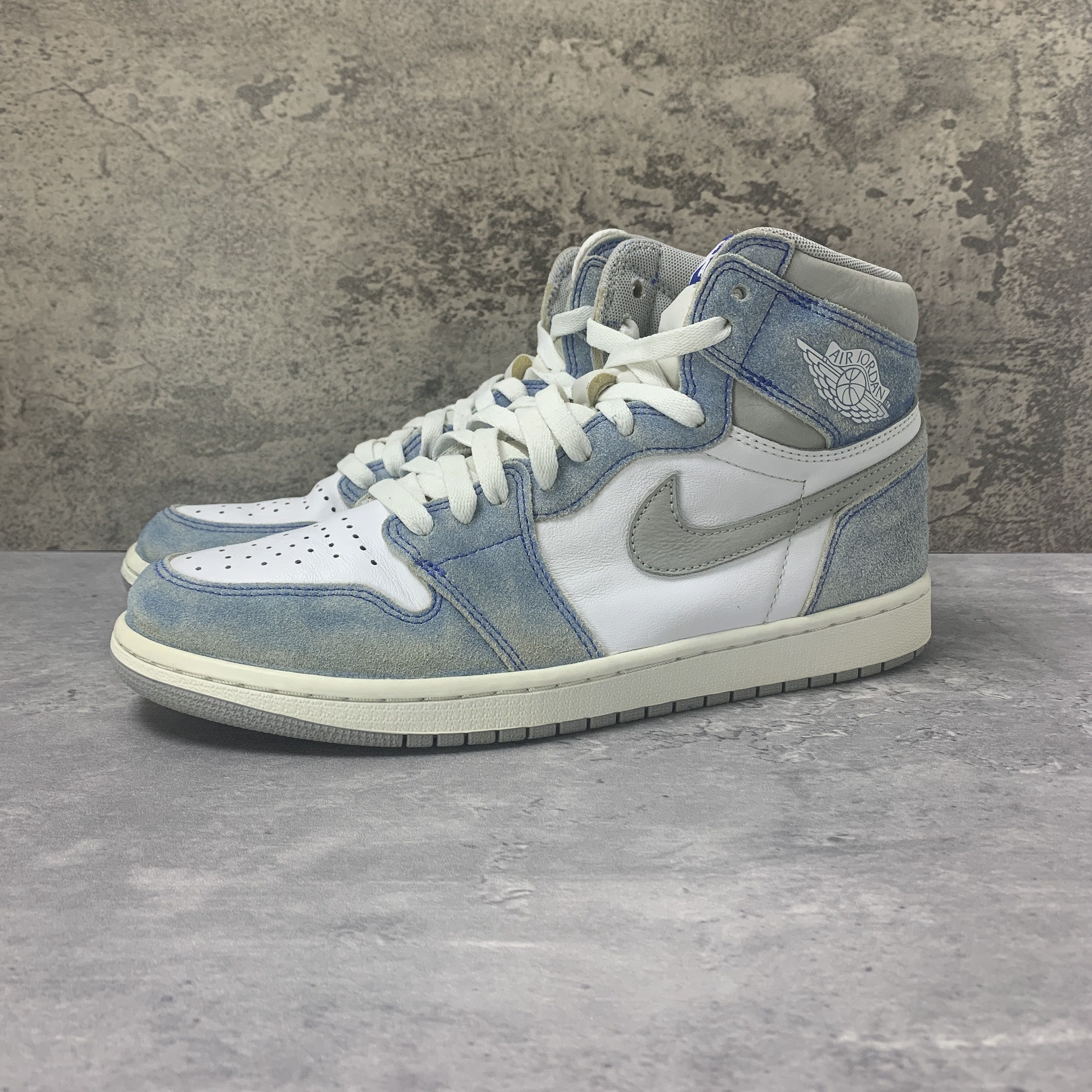 Nike Nike Jordan 1 Retro High OG Hyper Royal 555088-402 Size US 10 / EU 43 - 1 Thumbnail