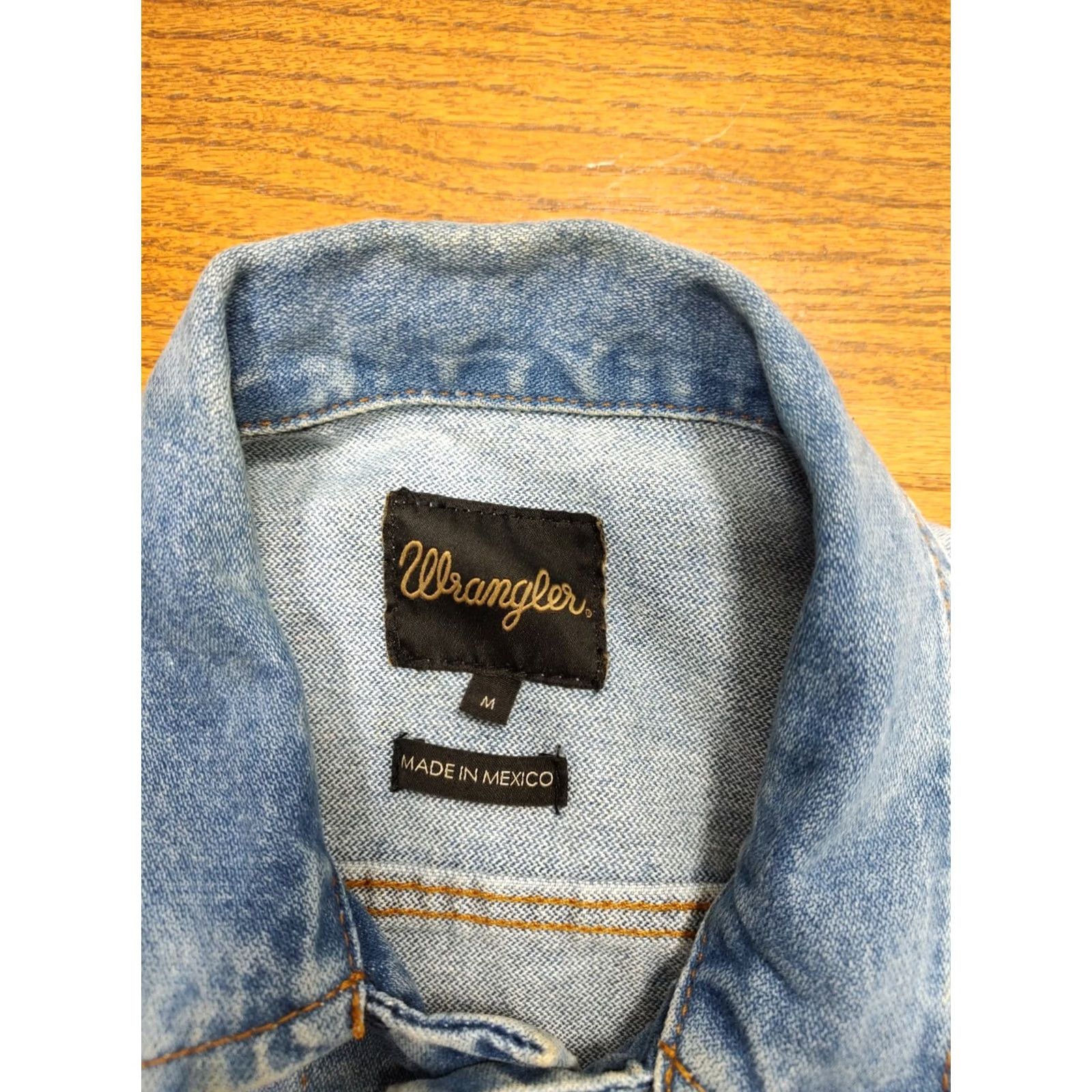 Wrangler VINTAGE Wrangler Jacket Mens Medium Blue Denim Trucker Western Workwear Jean Size US 31 - 4 Thumbnail