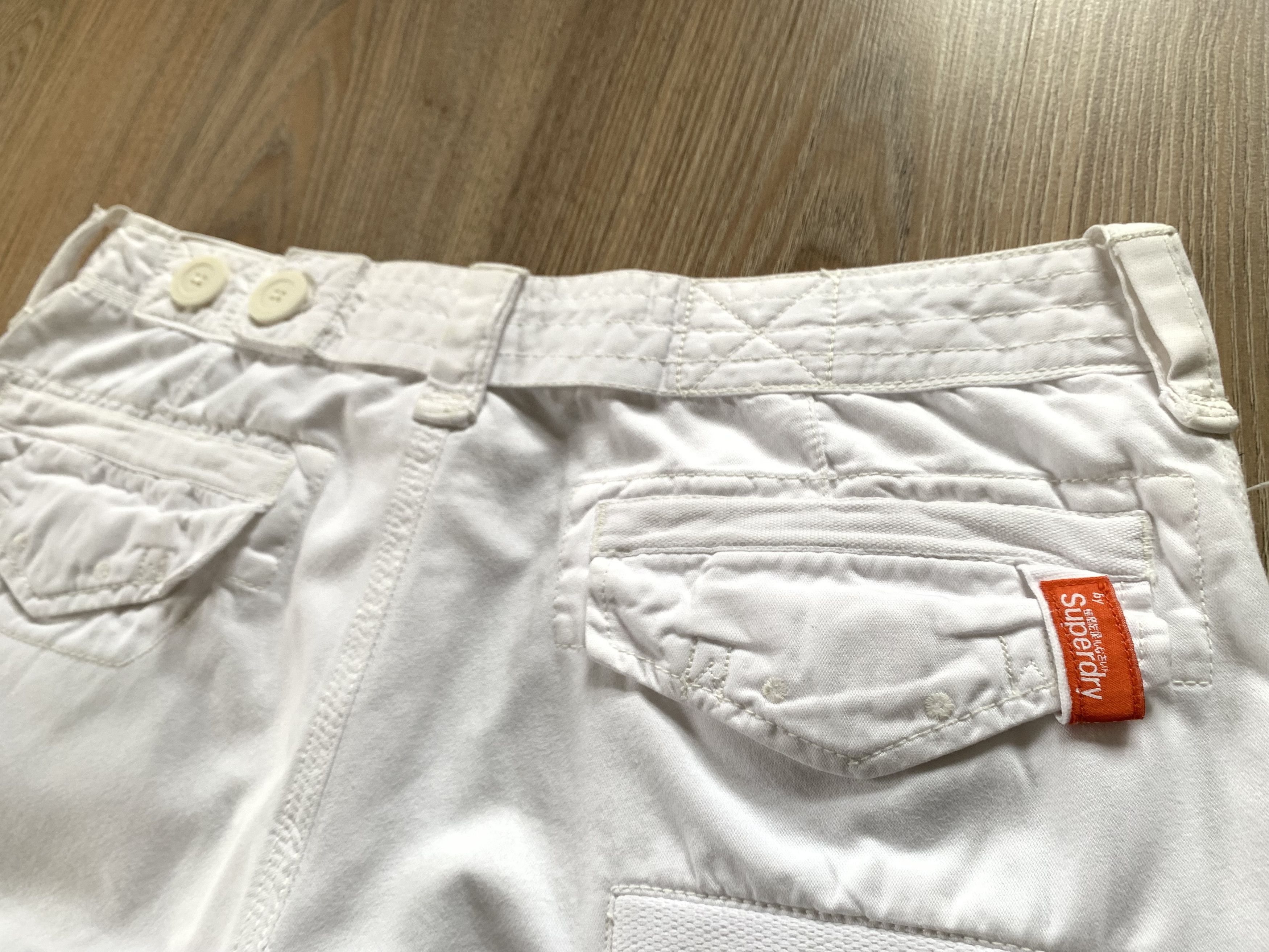 Japanese Brand × Superdry Superdry White Cotton Multi Pocket Cargo Shorts Size US 33 - 6 Thumbnail