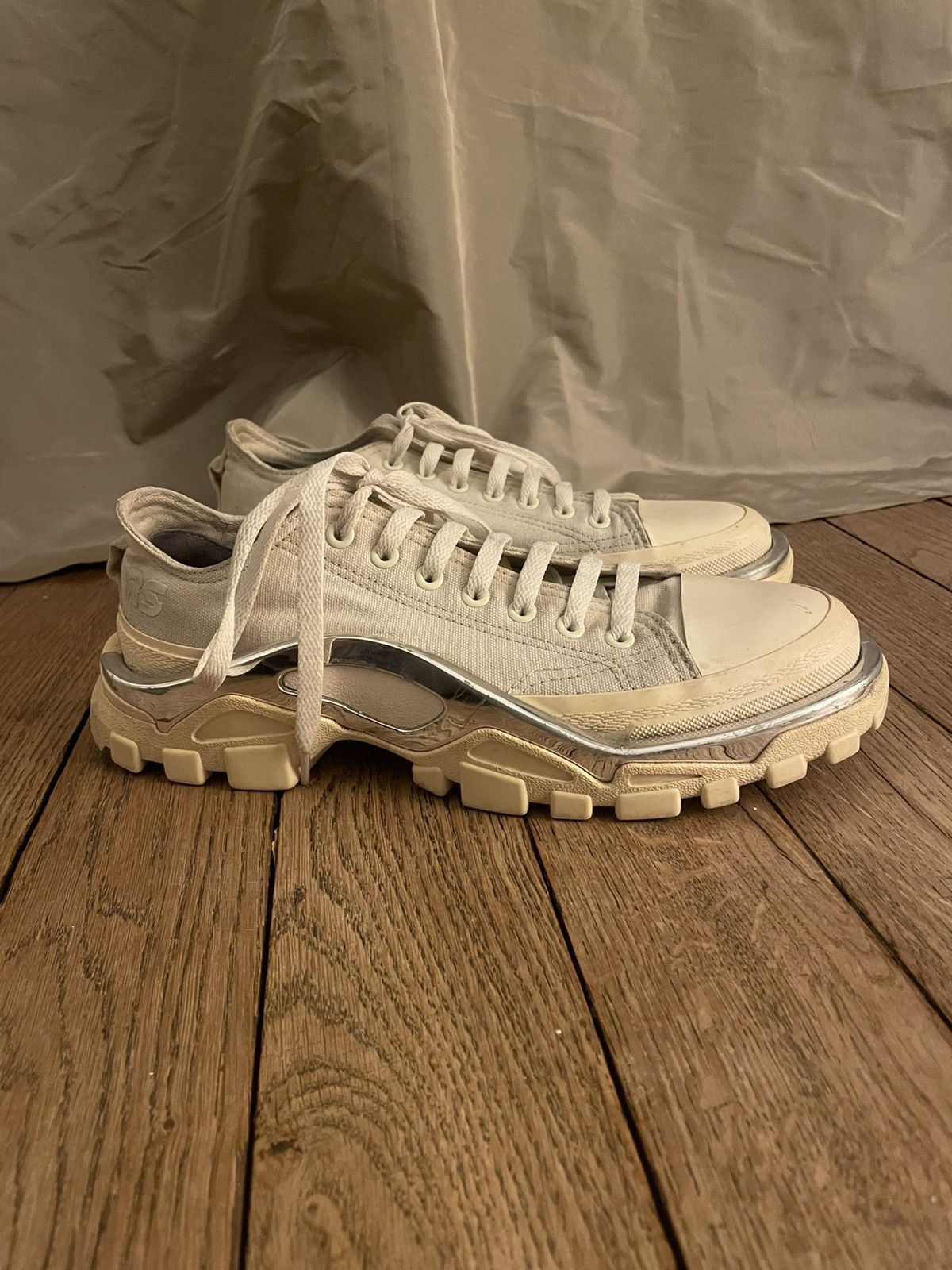 Adidas × Raf Simons Raf Simons x adidas Detroit Runner cream chrome, size 7,5 40 Size US 7 / EU 40 - 2 Thumbnail