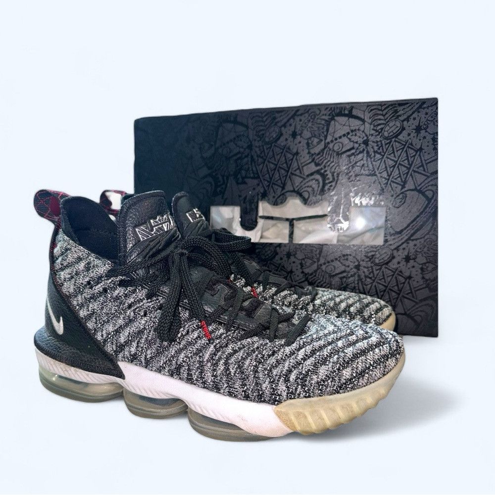 image of Nike Lebron James Xvi 16 Oreo Men's Size 10 Black White Baske Shoes in Grey