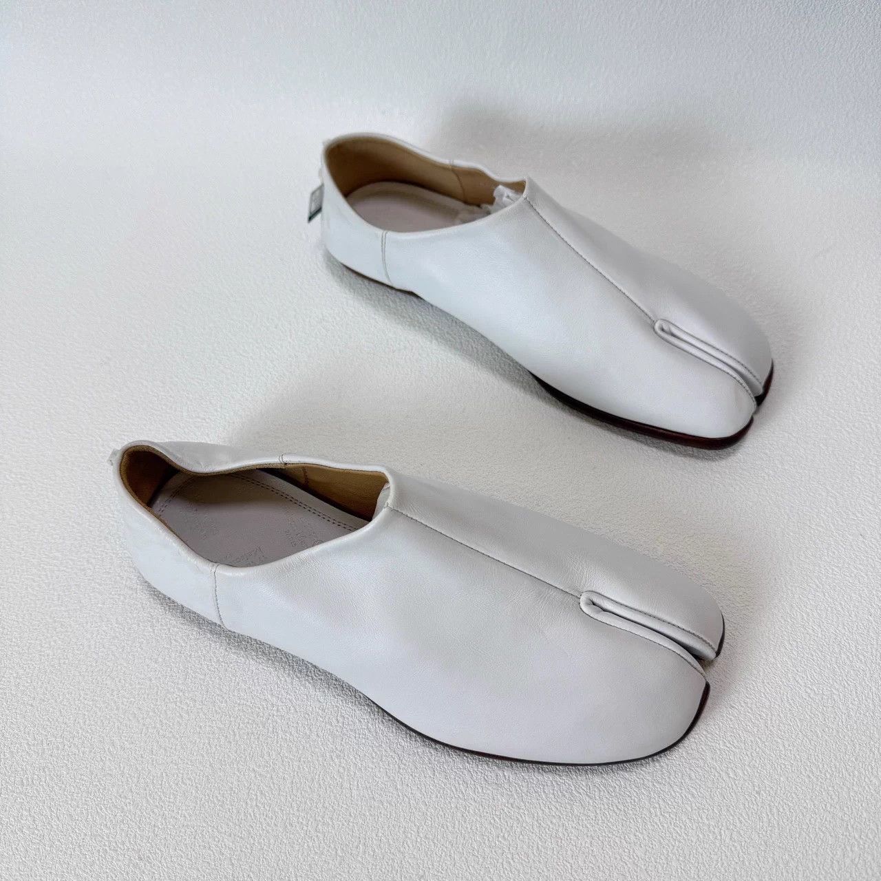 Maison Margiela Brand new size 36 Maison Margiela Tabi slip-on shoes Size US 6 / IT 36 - 3 Thumbnail