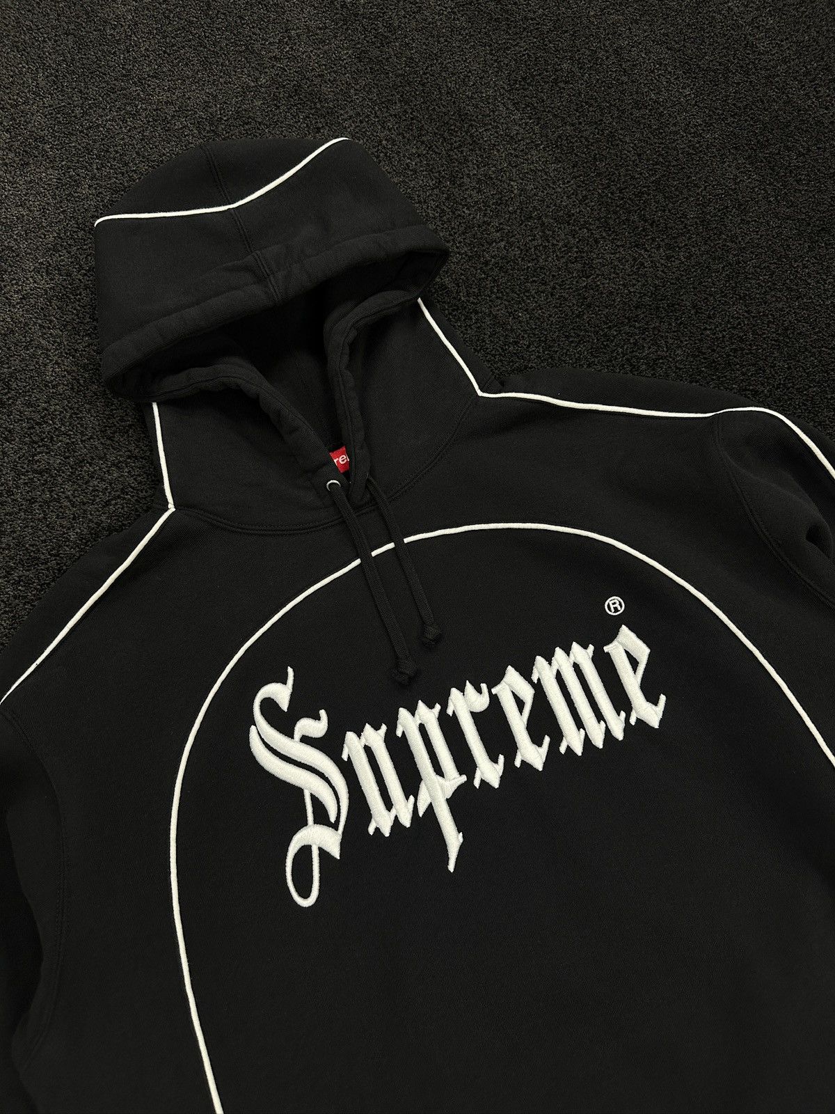 Supreme Supreme Piping Old English Hoodie Black Size US L / EU 52-54 / 3 - 2 Thumbnail