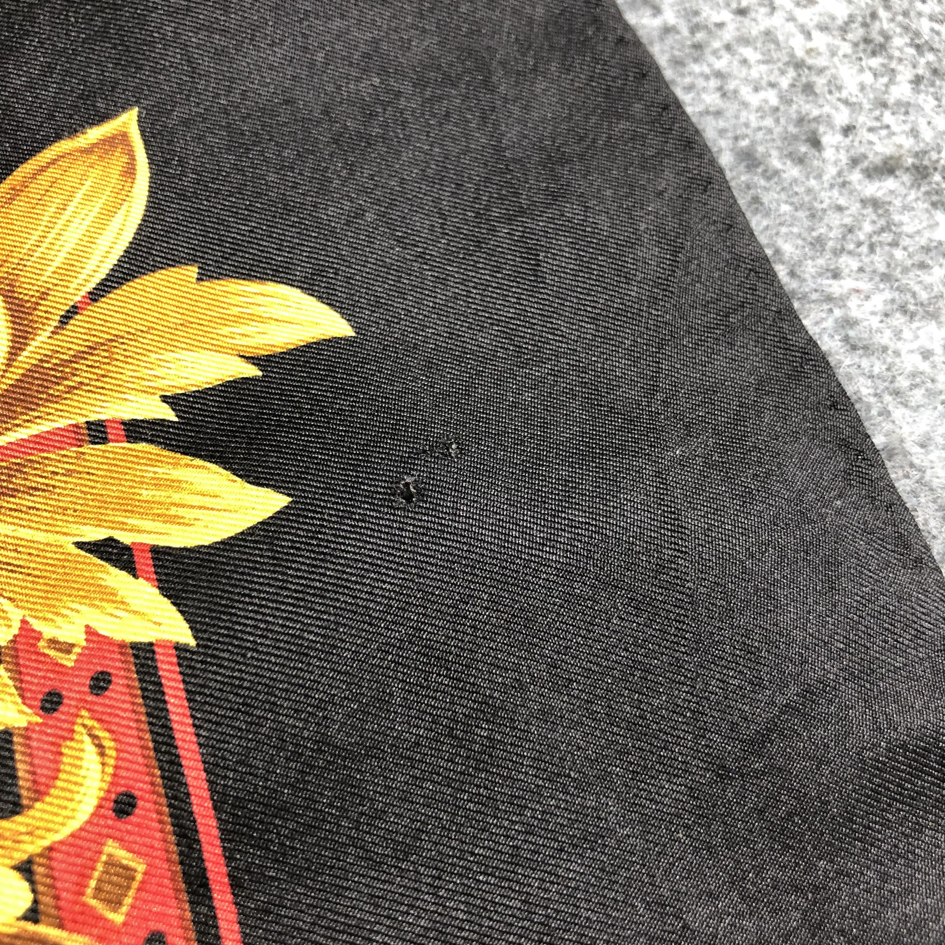 Japanese Brand Luxury Valentino Garavani Baroque Floral Silk Scarf M643 Size ONE SIZE - 10 Thumbnail