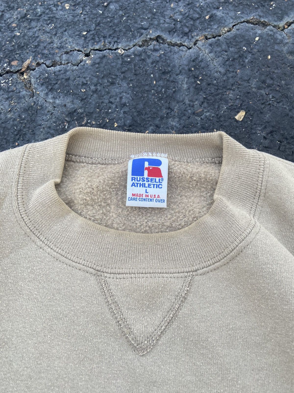 Russell Athletic Rare Vintage Beautiful Boxy Thick Russell Sweatshirt USA Size US L / EU 52-54 / 3 - 3 Thumbnail