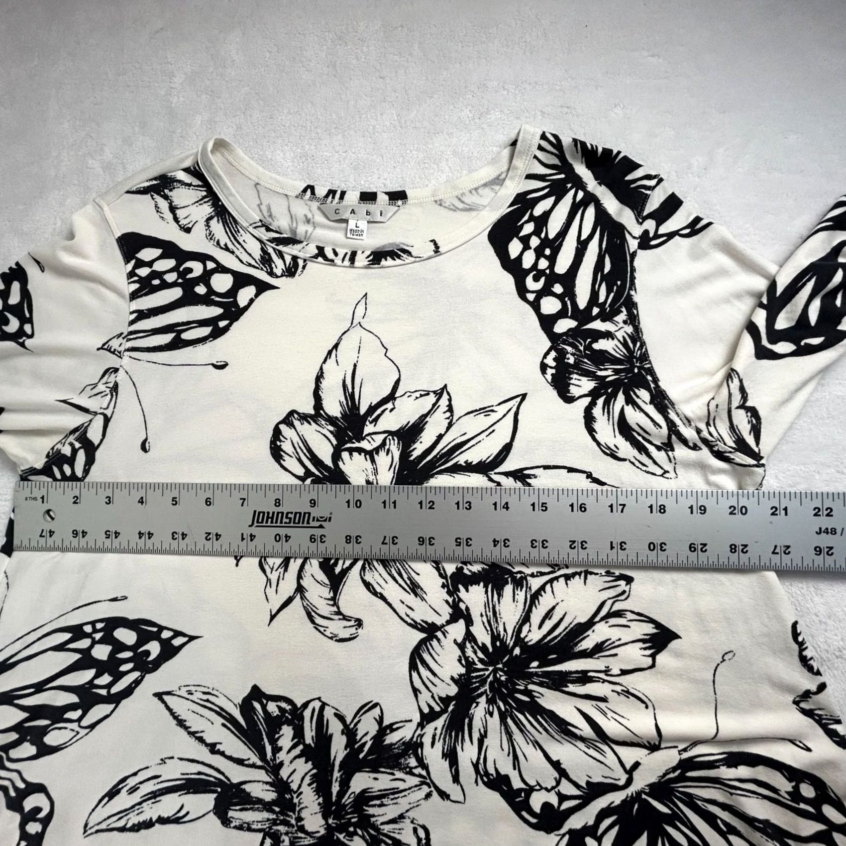 Vintage CAbi Womens Tunic Top - Floral & Butterfly Asymmetrical Hem, Long Sleeve, Stretch, White/Black, Large Size L / US 10 / IT 46 - 7 Thumbnail