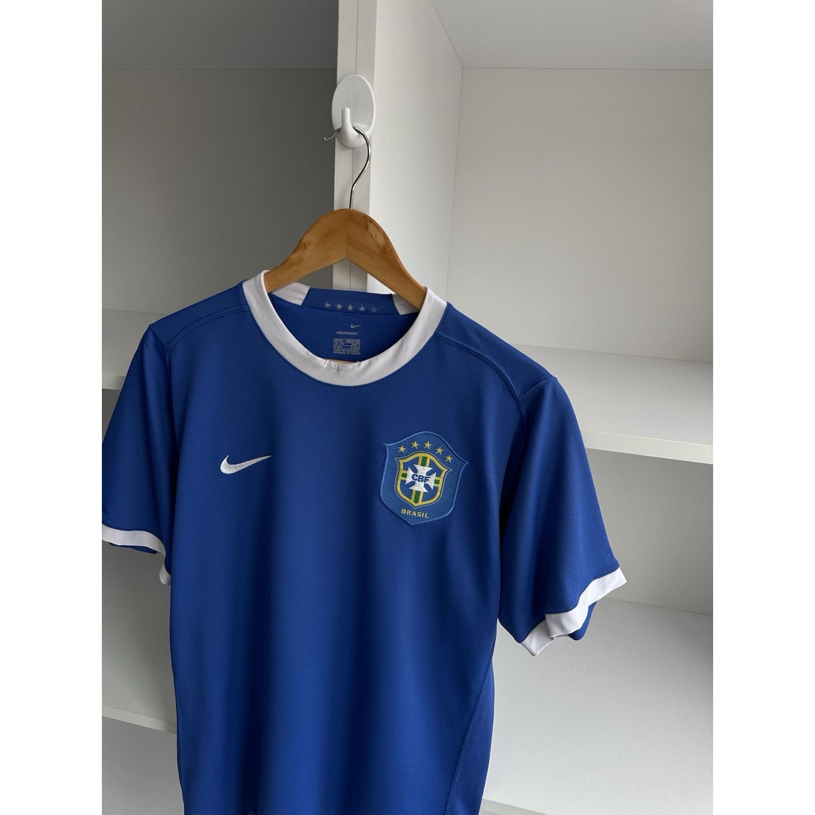 Nike Brazil National Team Ronaldinho 2004 - 2005 away football sh Size US M / EU 48-50 / 2 - 3 Thumbnail