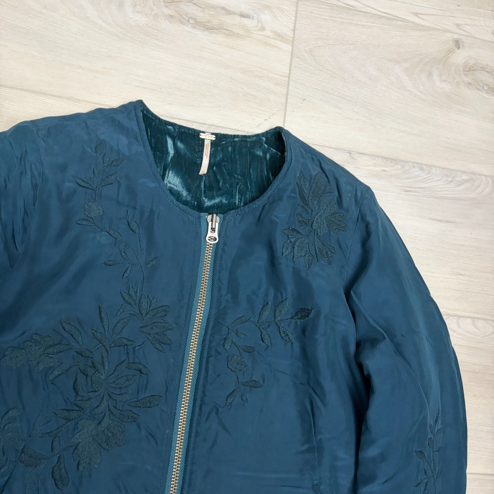 Free People FREE PEOPLE 100% SILK Cropped Velvet Lined Bomber Jacket XS Size XS / US 0-2 / IT 36-38 - 5 Thumbnail