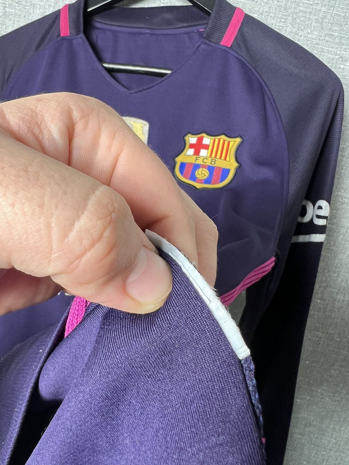 Nike #9 Suarez Barcelona Nike 2016/17 Away Long Sleeve Jersey Size US S / EU 44-46 / 1 - 20 Thumbnail