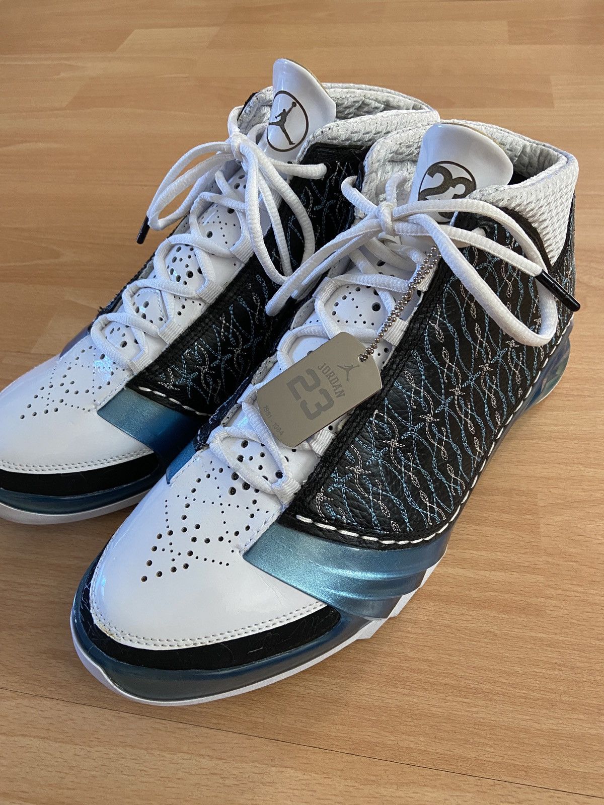 Jordan Brand OG Air Jordan 23 ‘UNC’ Size US 11 / EU 44 - 4 Thumbnail