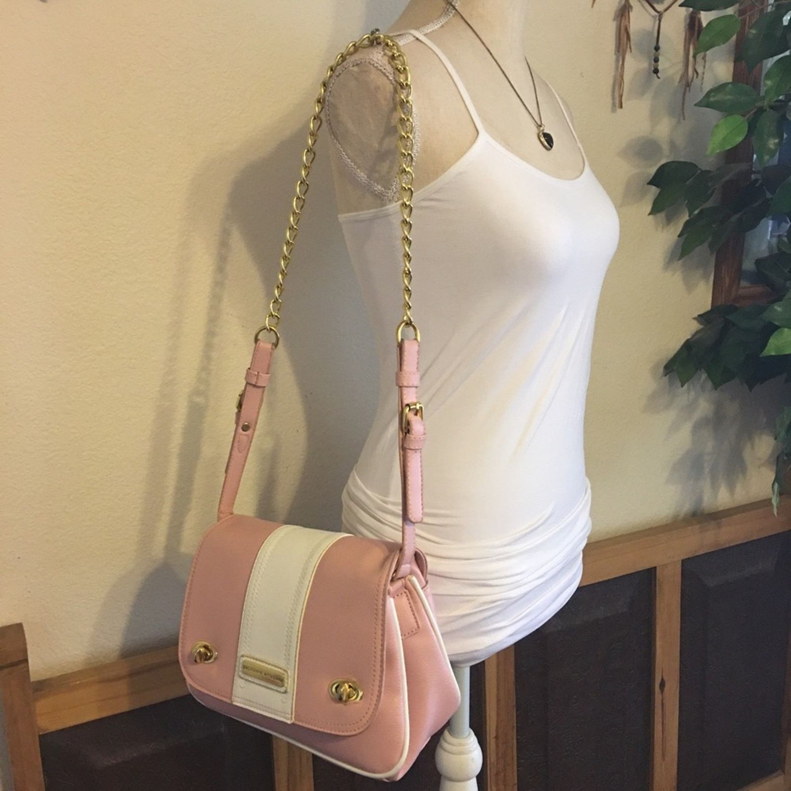 Other Adrienne Vittadini pink gold chain crossbody bag Size ONE SIZE - 4 Thumbnail