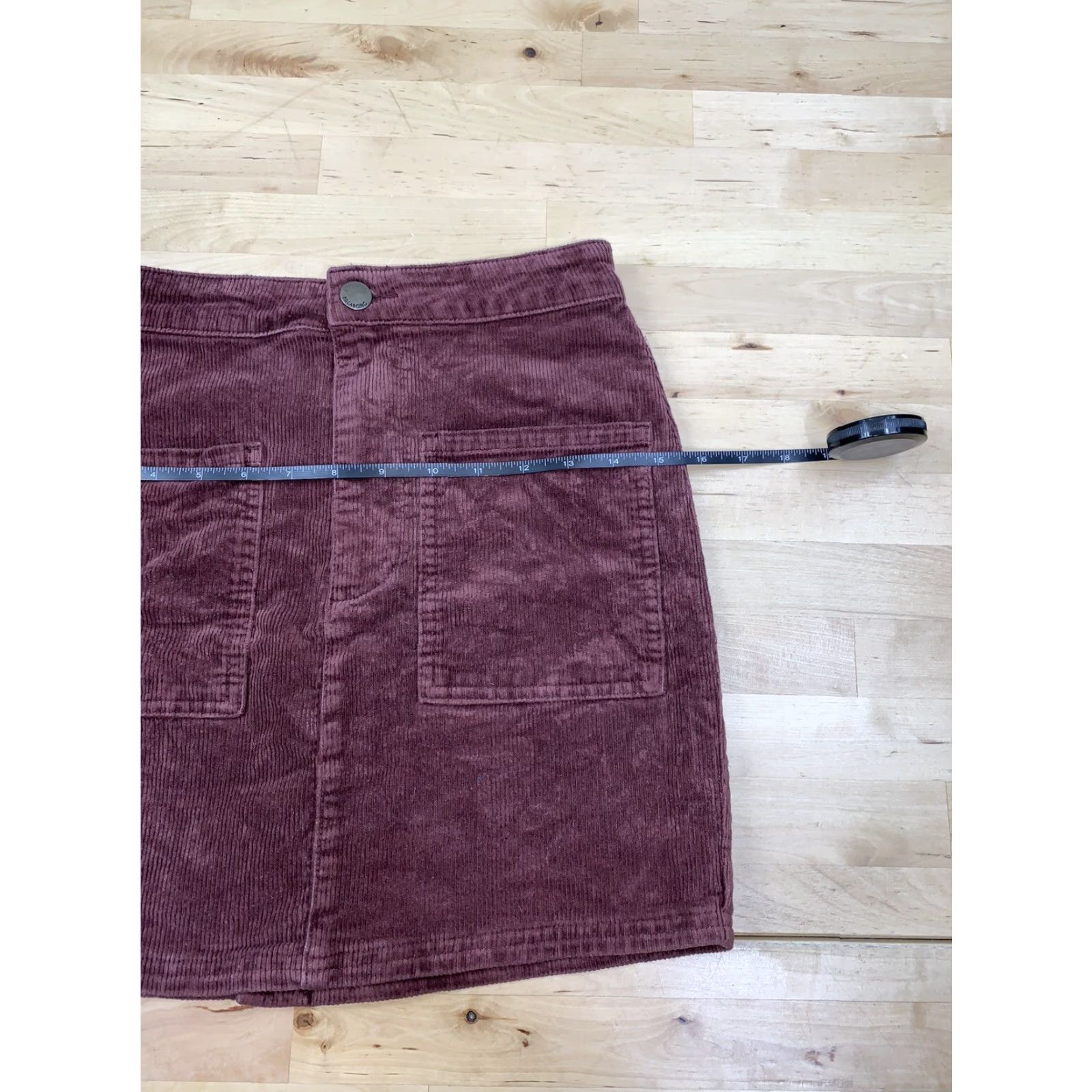 Billabong Billabong Womens Skirt Corduroy Maroon Size 24 Mini Beach Casual Short Regular Red Womens Billabong Skirt 24 Dec 2022 Size 42" / US 20 - 6 Thumbnail