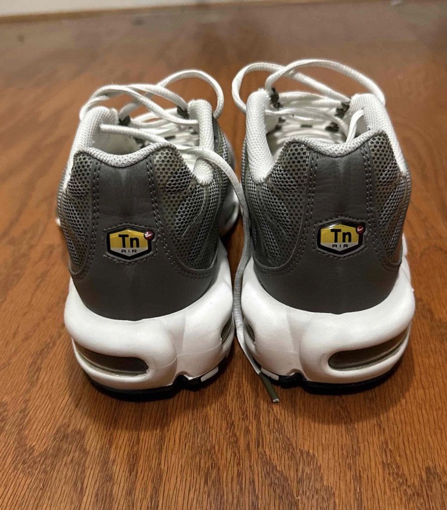 Nike Nike Air Max Size US 10 / EU 43 - 4 Thumbnail