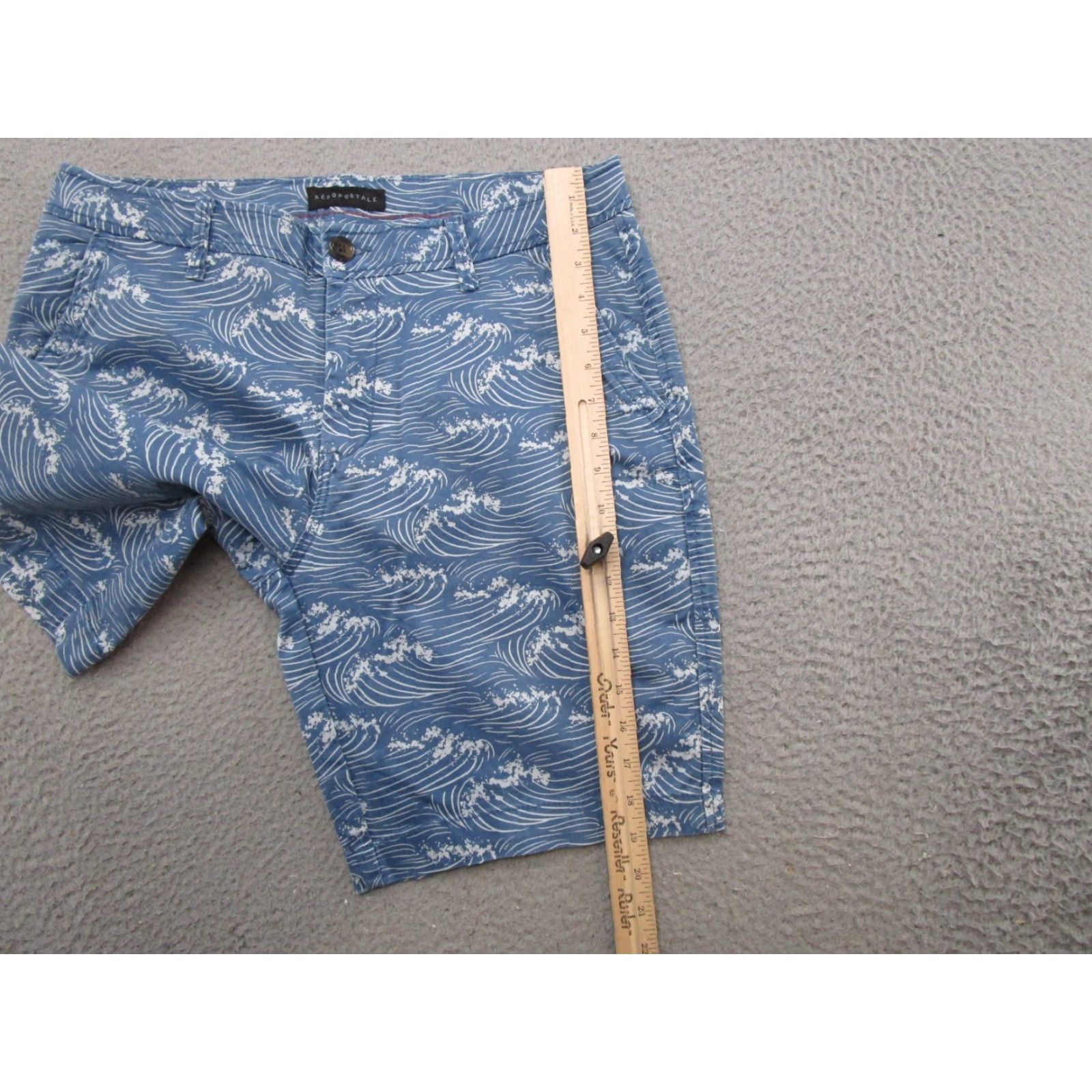 Vintage Aéropostale Men Blue Waves Geometric Chino Outdoors Shorts Beach Size 32 Men Size US 32 / EU 48 - 7 Thumbnail
