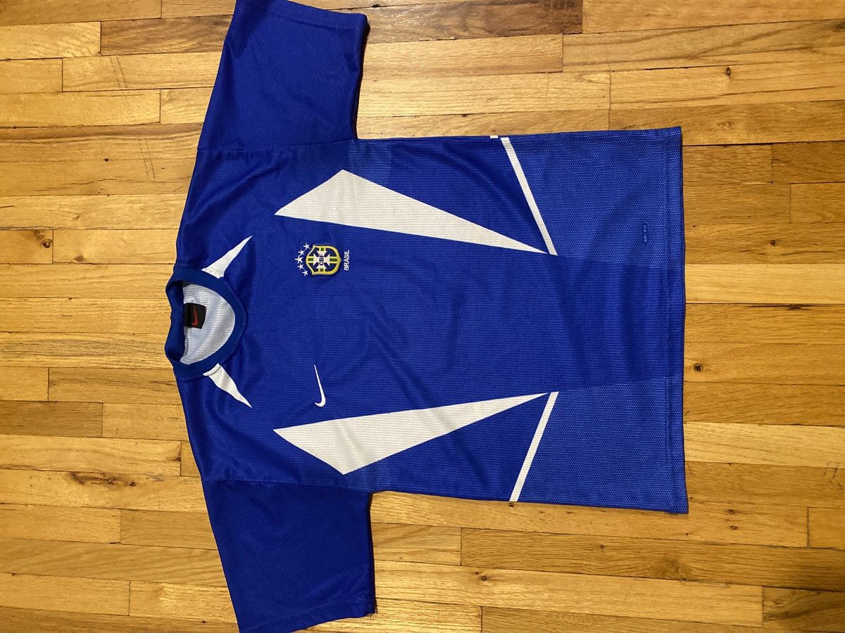 Nike × Vintage Vintage Nike Brazil Jersey Number 10 Size US M / EU 48-50 / 2 - 1 Thumbnail