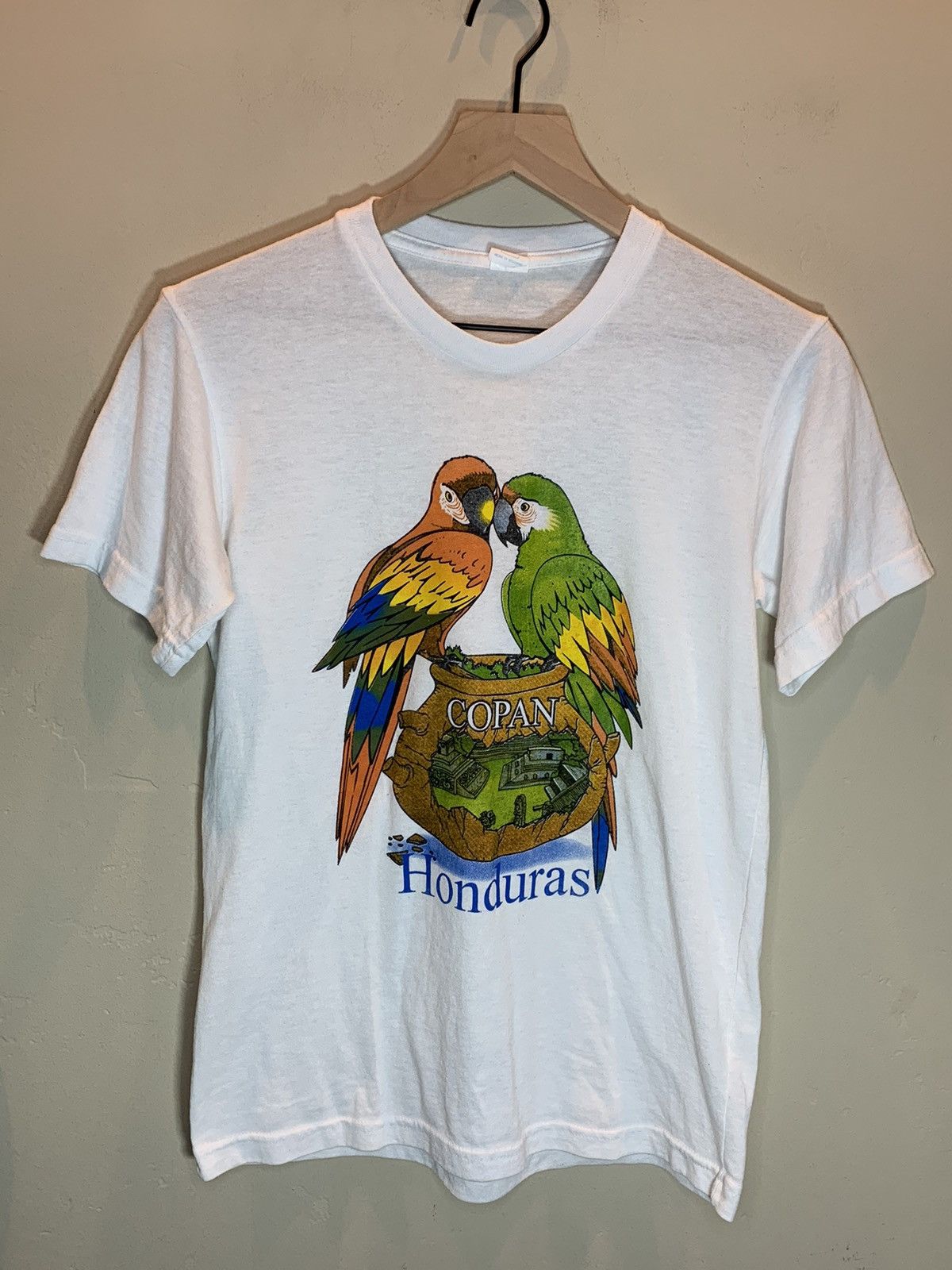 Vintage *RARE* Vintage 90’s Parrots Copan Honduras Art T-Shirt - S Size US S / EU 44-46 / 1 - 1 Thumbnail