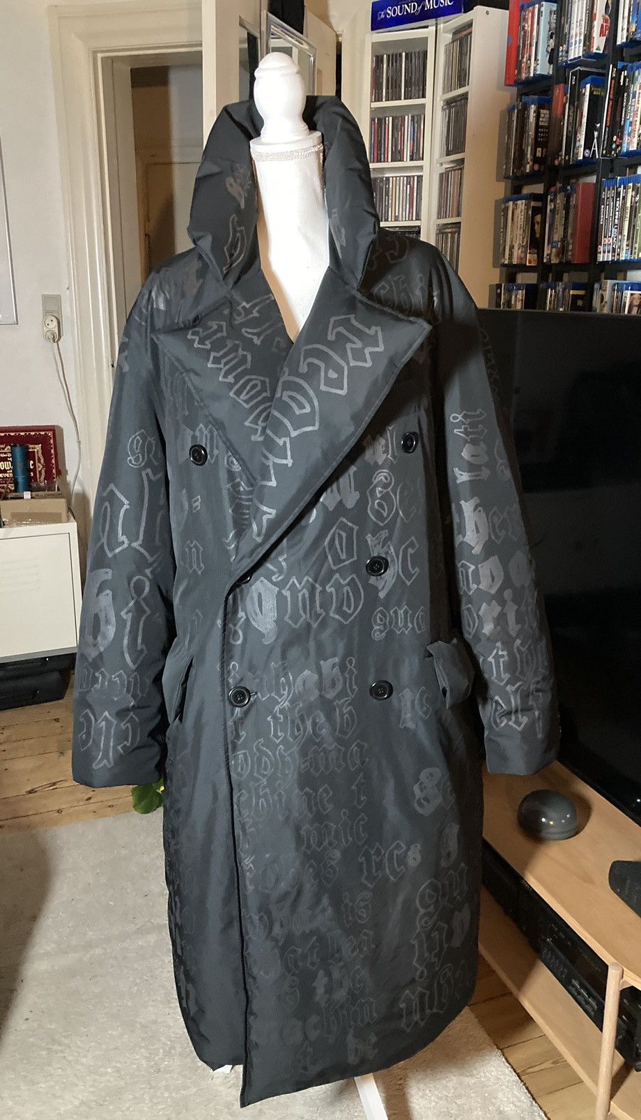 Yang Li Yang Li archival ‘graffiti’ puffer coat, Fall 2017 Size US L / EU 52-54 / 3 - 6 Thumbnail