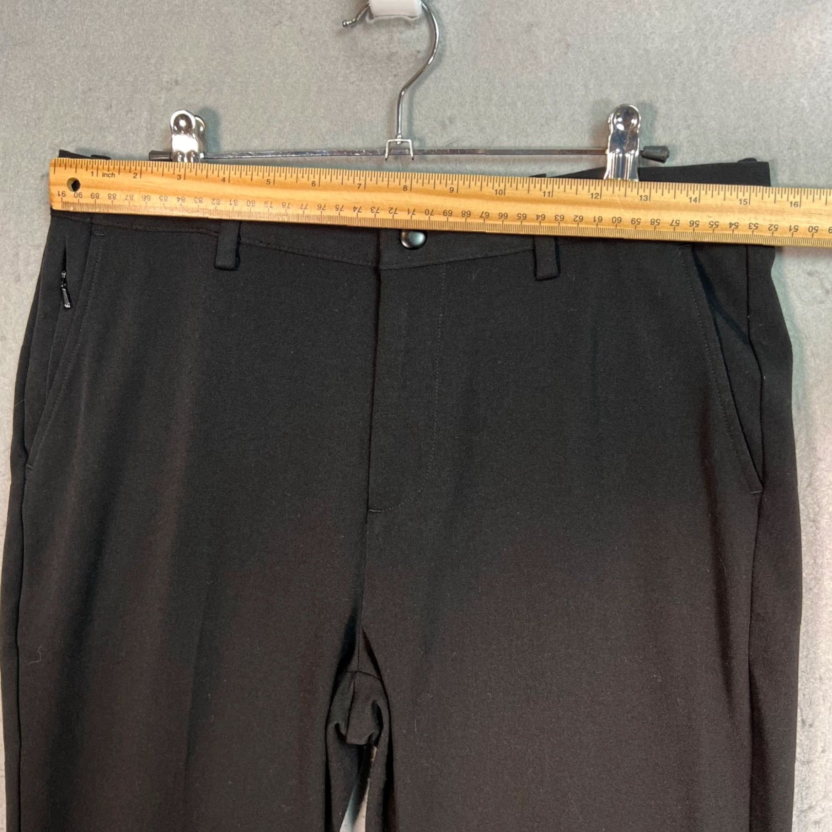 Quince Quince Dress Pants Slim Fit Men 30 Black Elastic Waist Polyester Blend Tapered Flat Front Zip Pockets Size US 30 / EU 46 - 5 Thumbnail